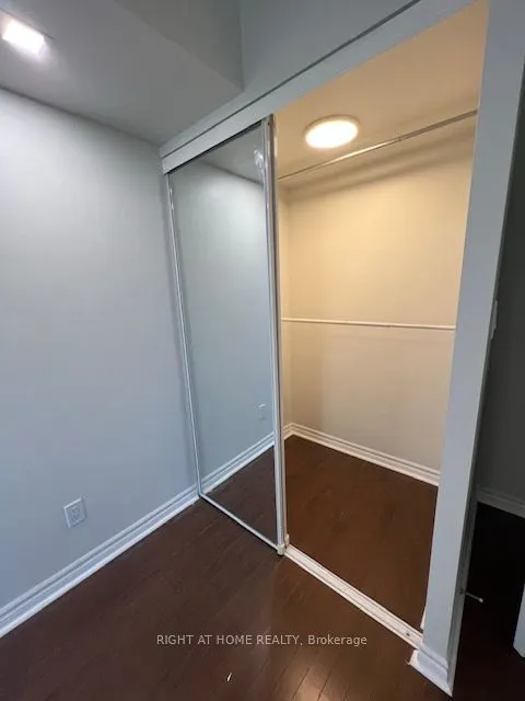 168 Simcoe Street, #1019