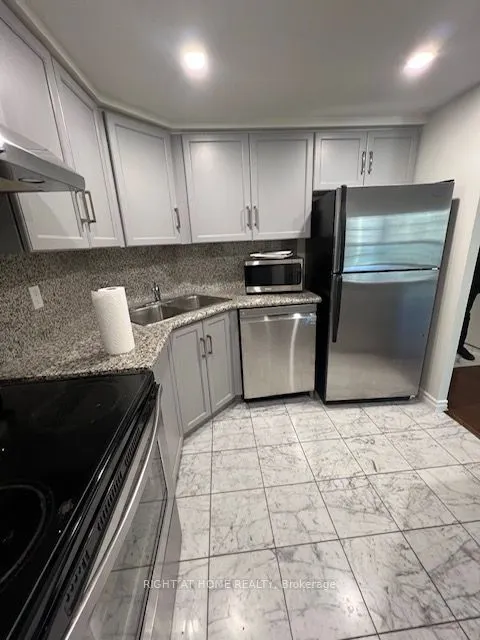 168 Simcoe Street, #1019