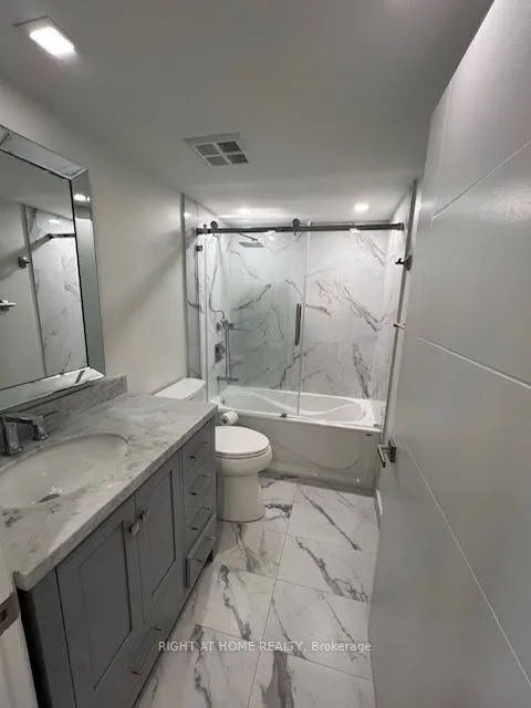 168 Simcoe Street, #1019