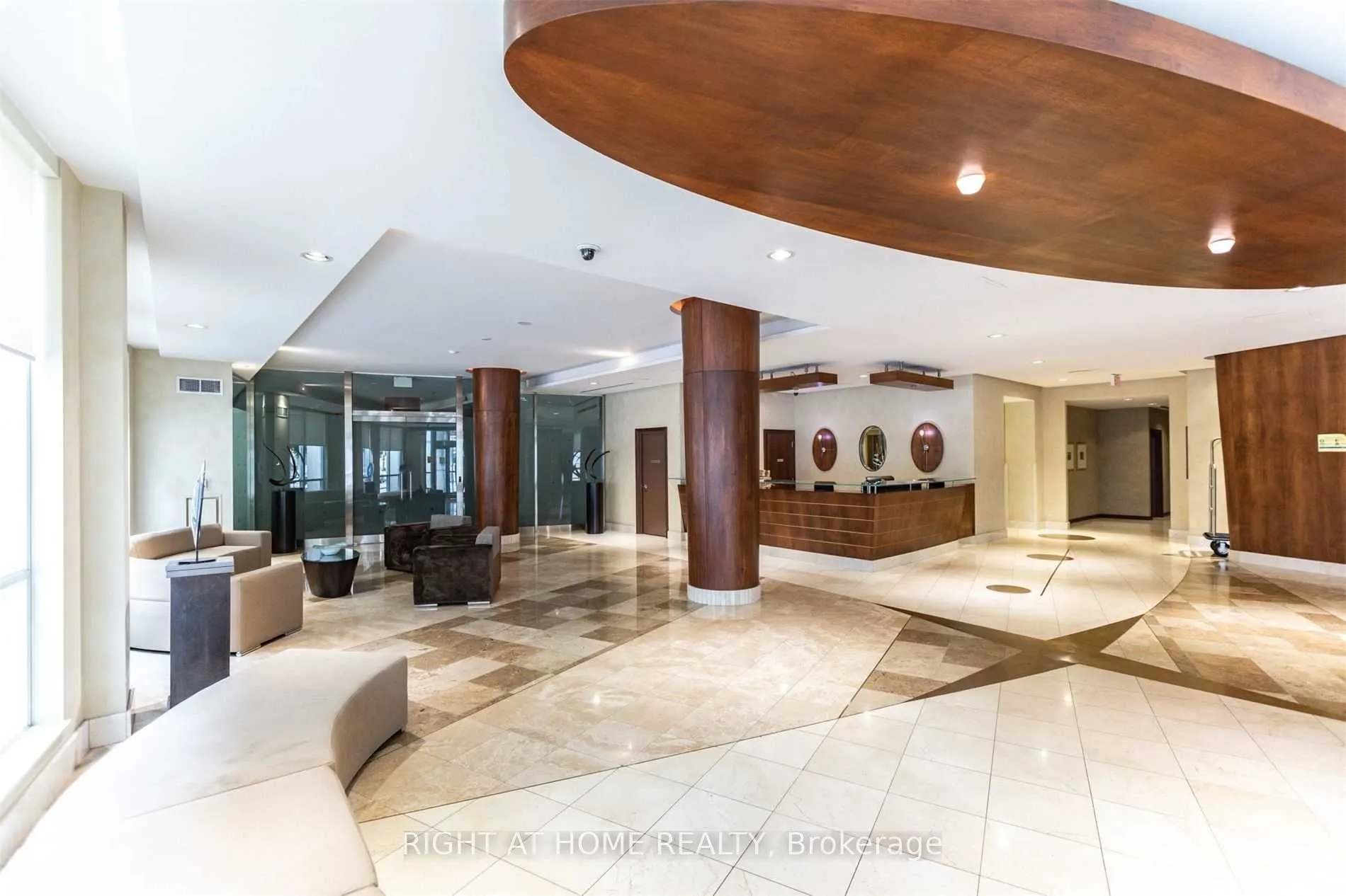 168 Simcoe Street, #1019