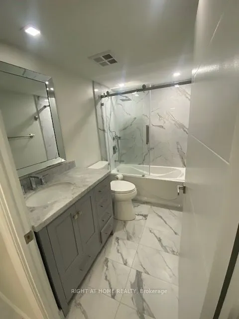 168 Simcoe Street, #1019