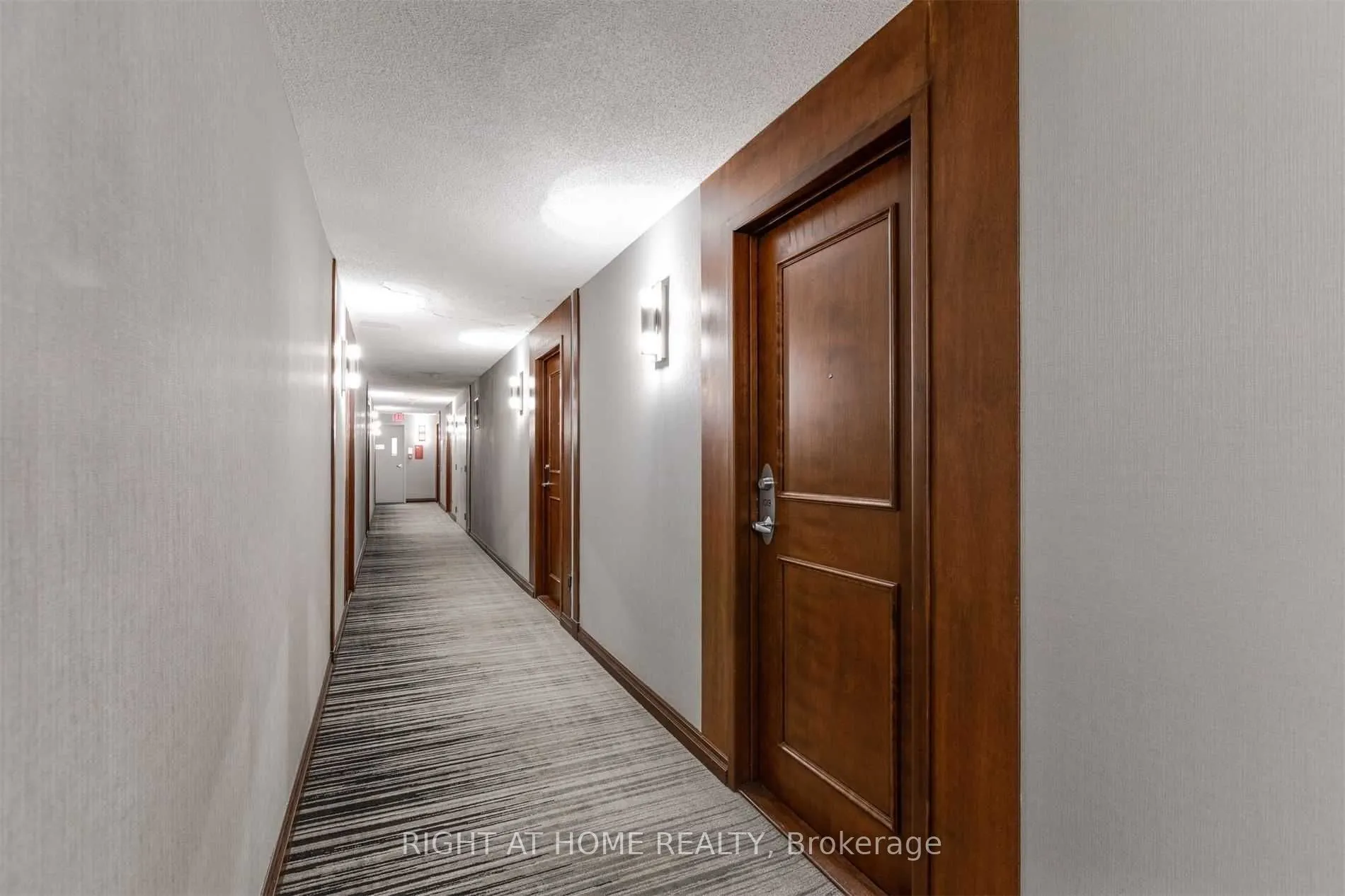 168 Simcoe Street, #1019