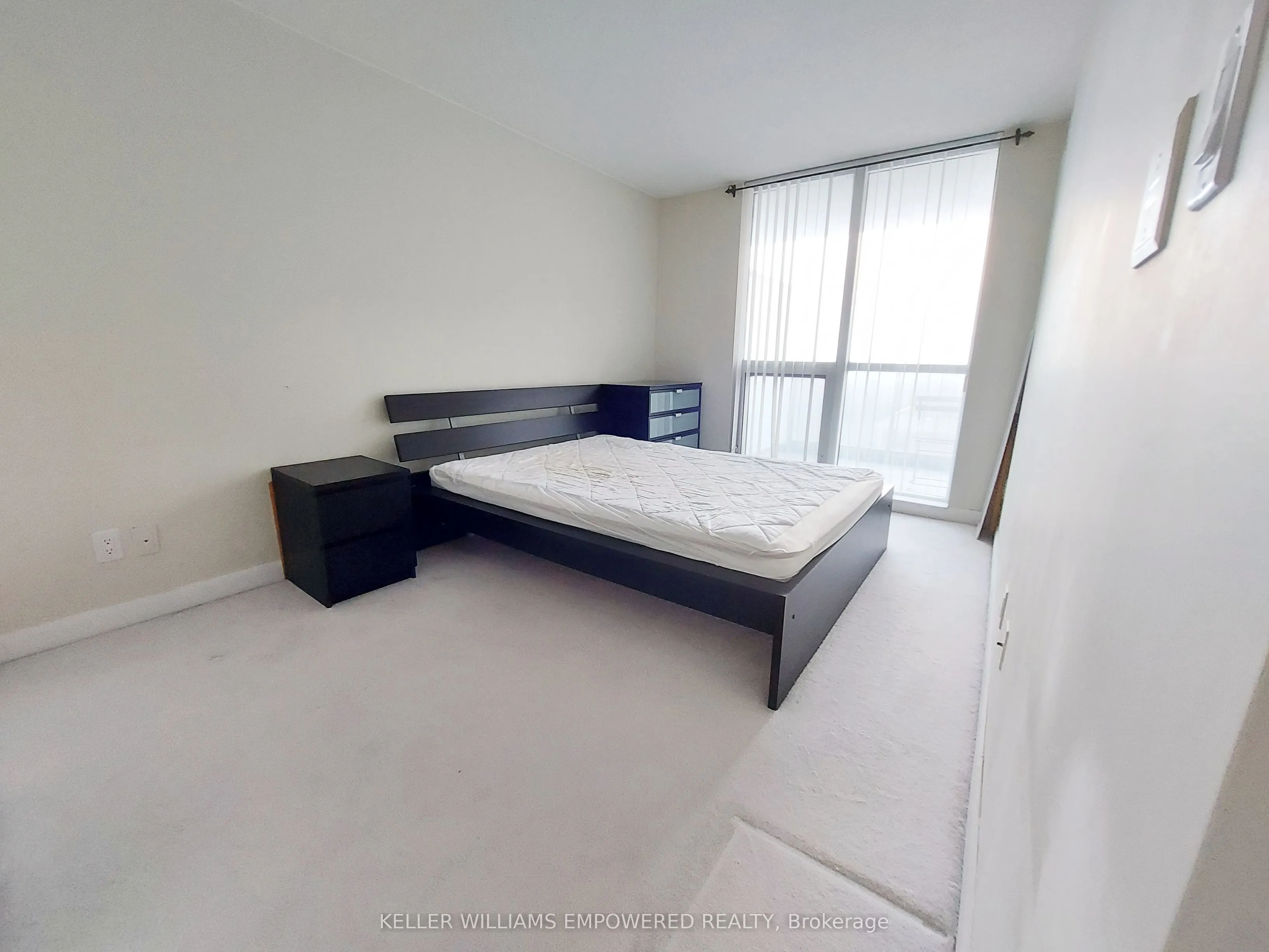 5793 Yonge Street, #803