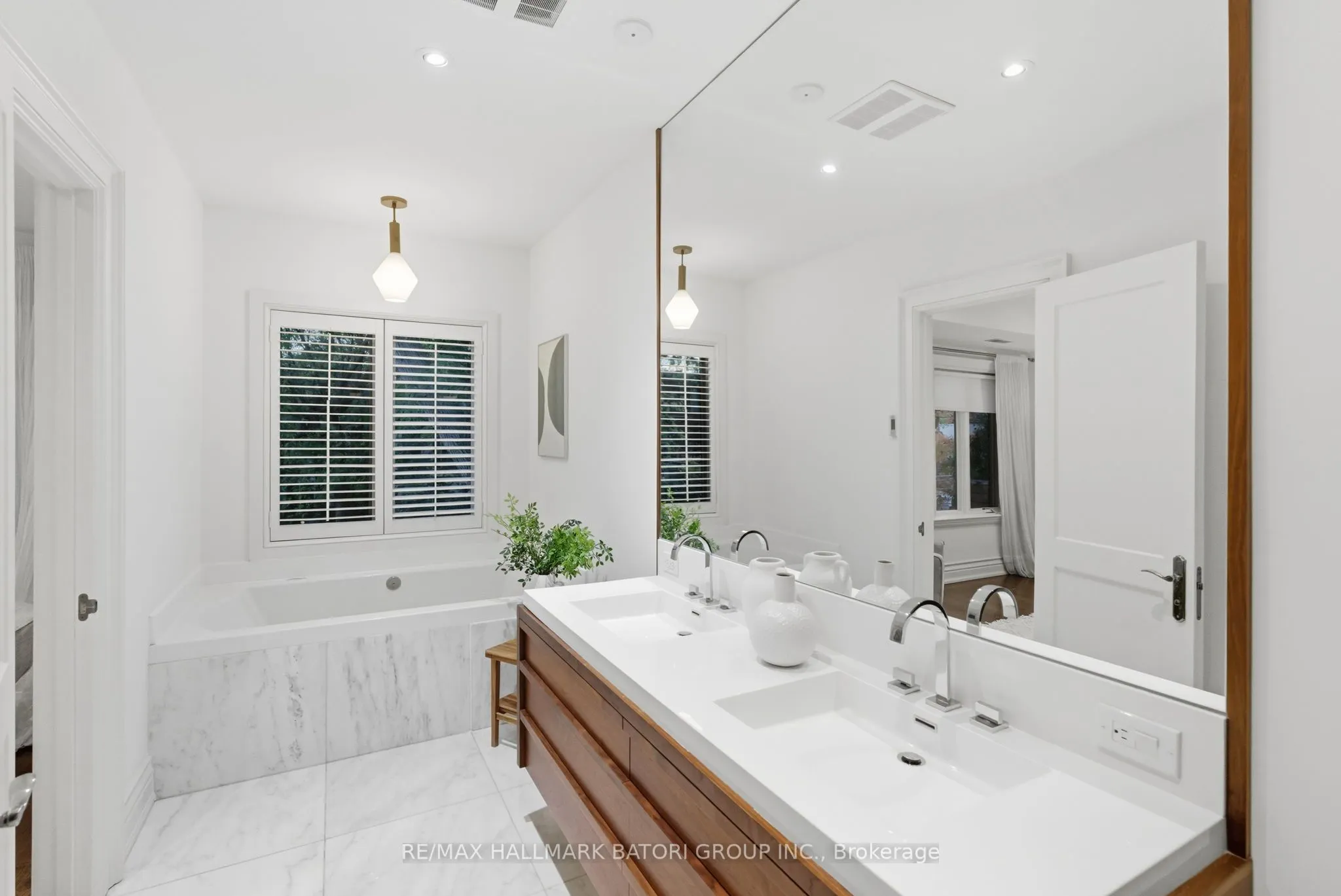 80 Macpherson Avenue