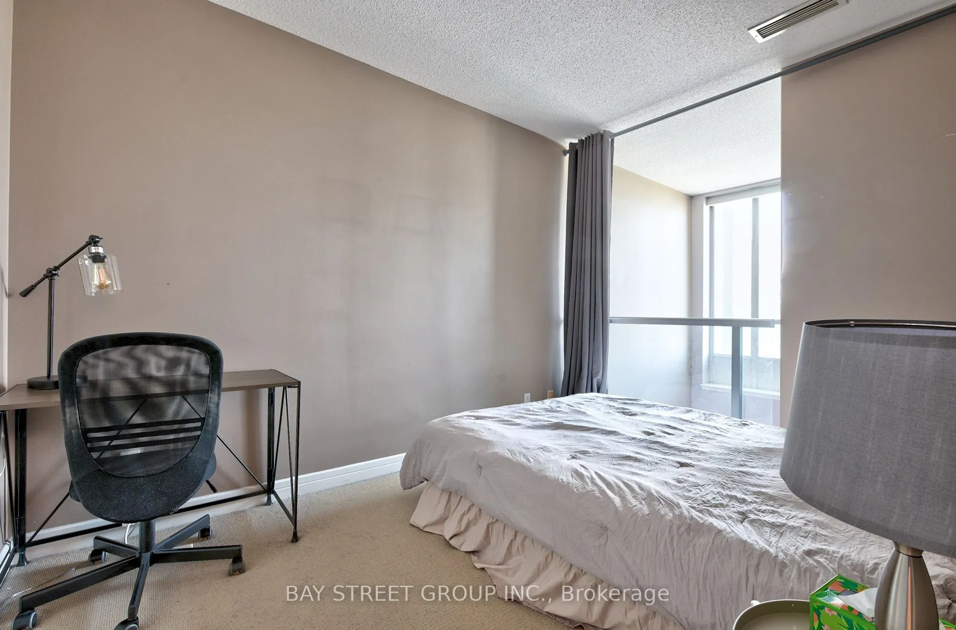 1 Avondale Avenue, #Uph3