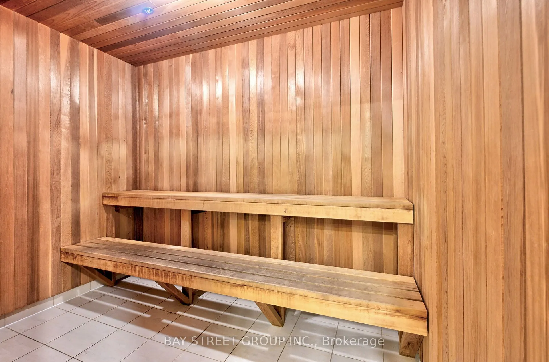 1 Avondale Avenue, #Uph3