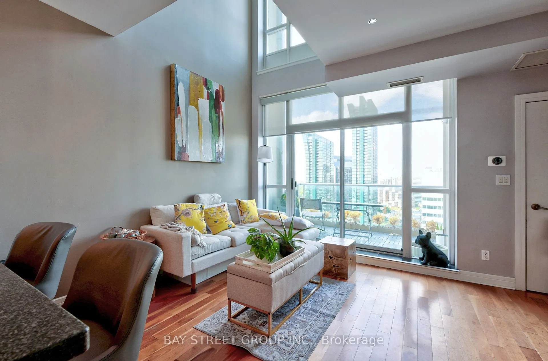 1 Avondale Avenue, #Uph3