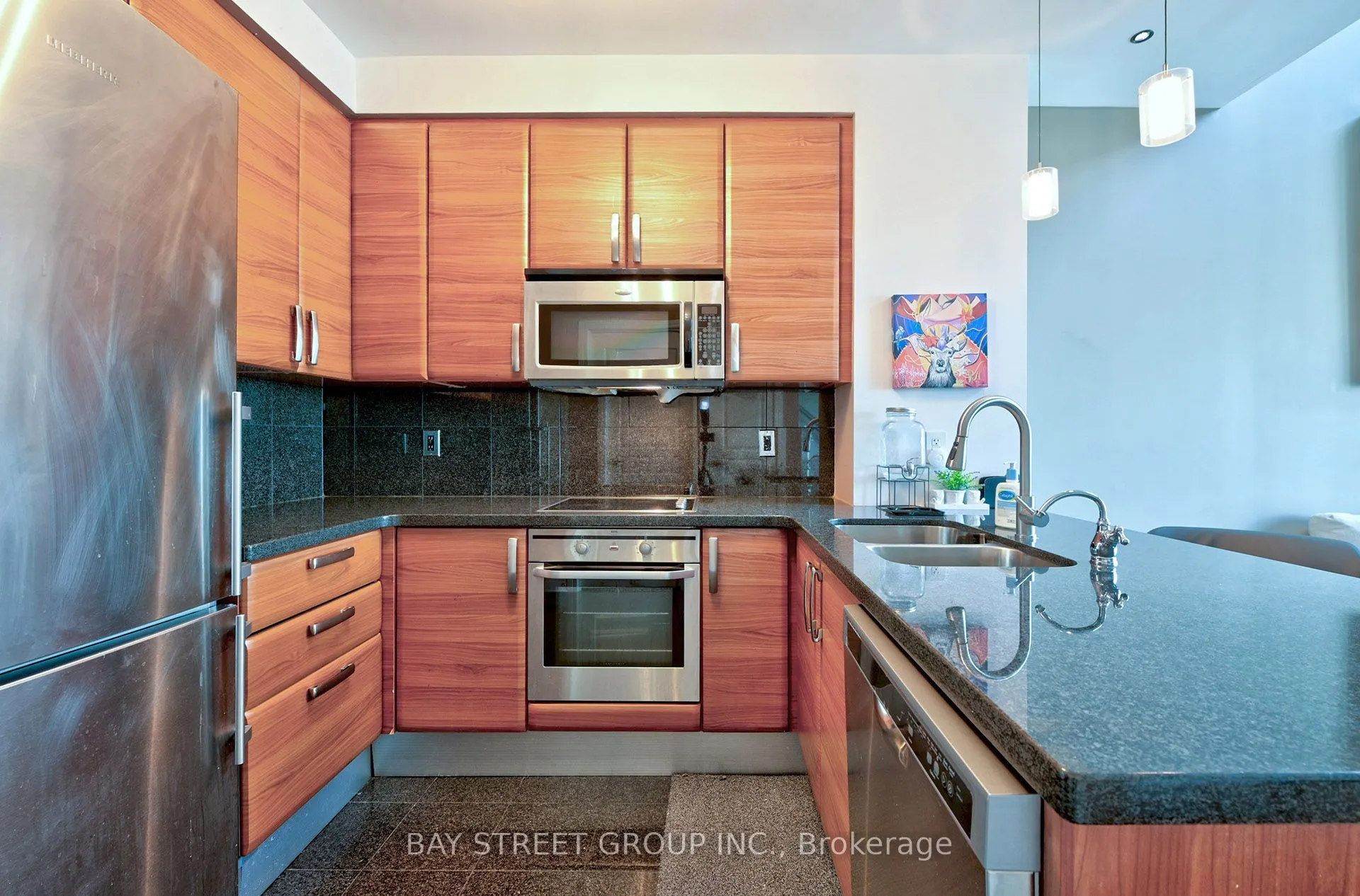 1 Avondale Avenue, #Uph3