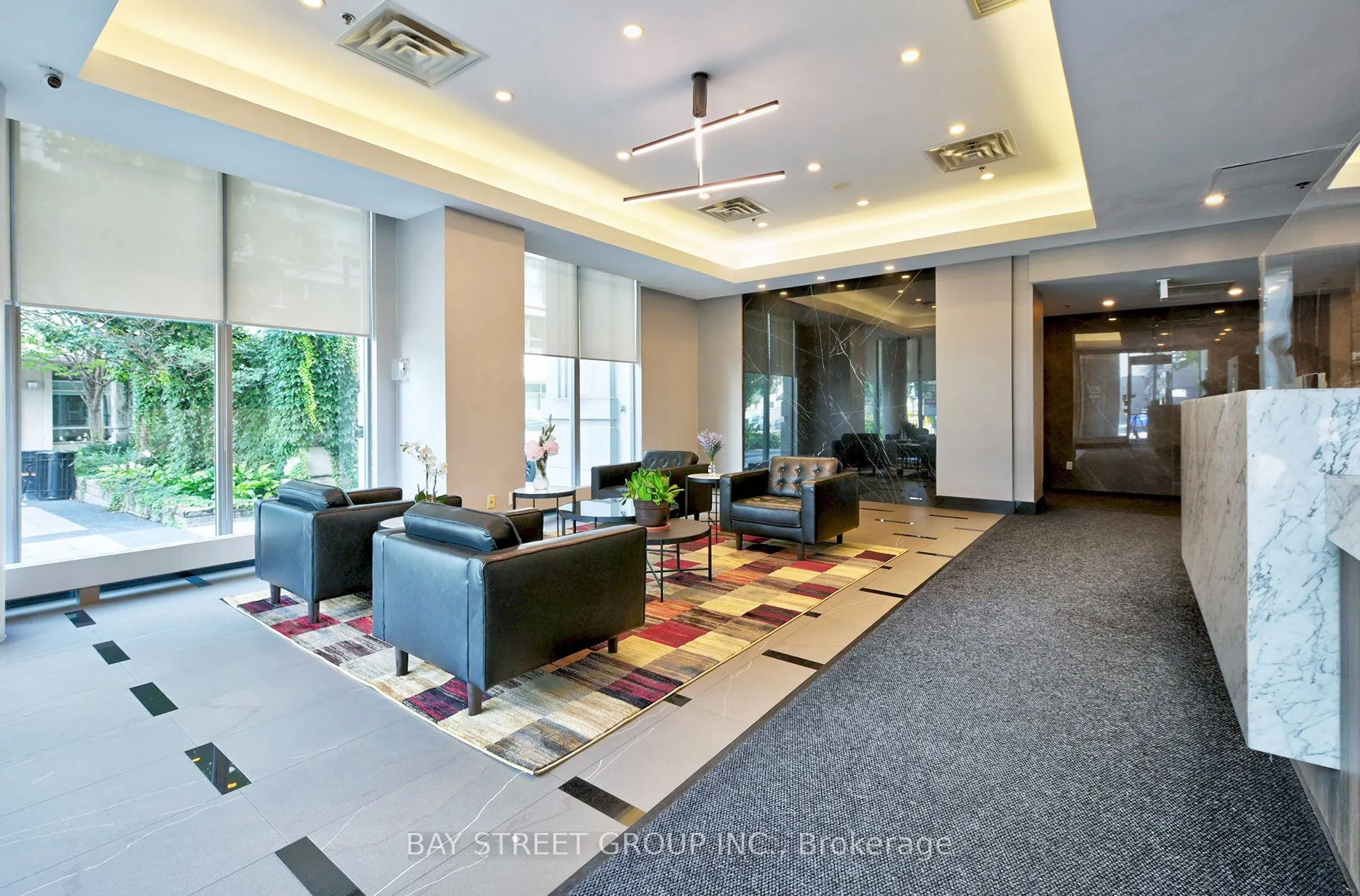 1 Avondale Avenue, #Uph3