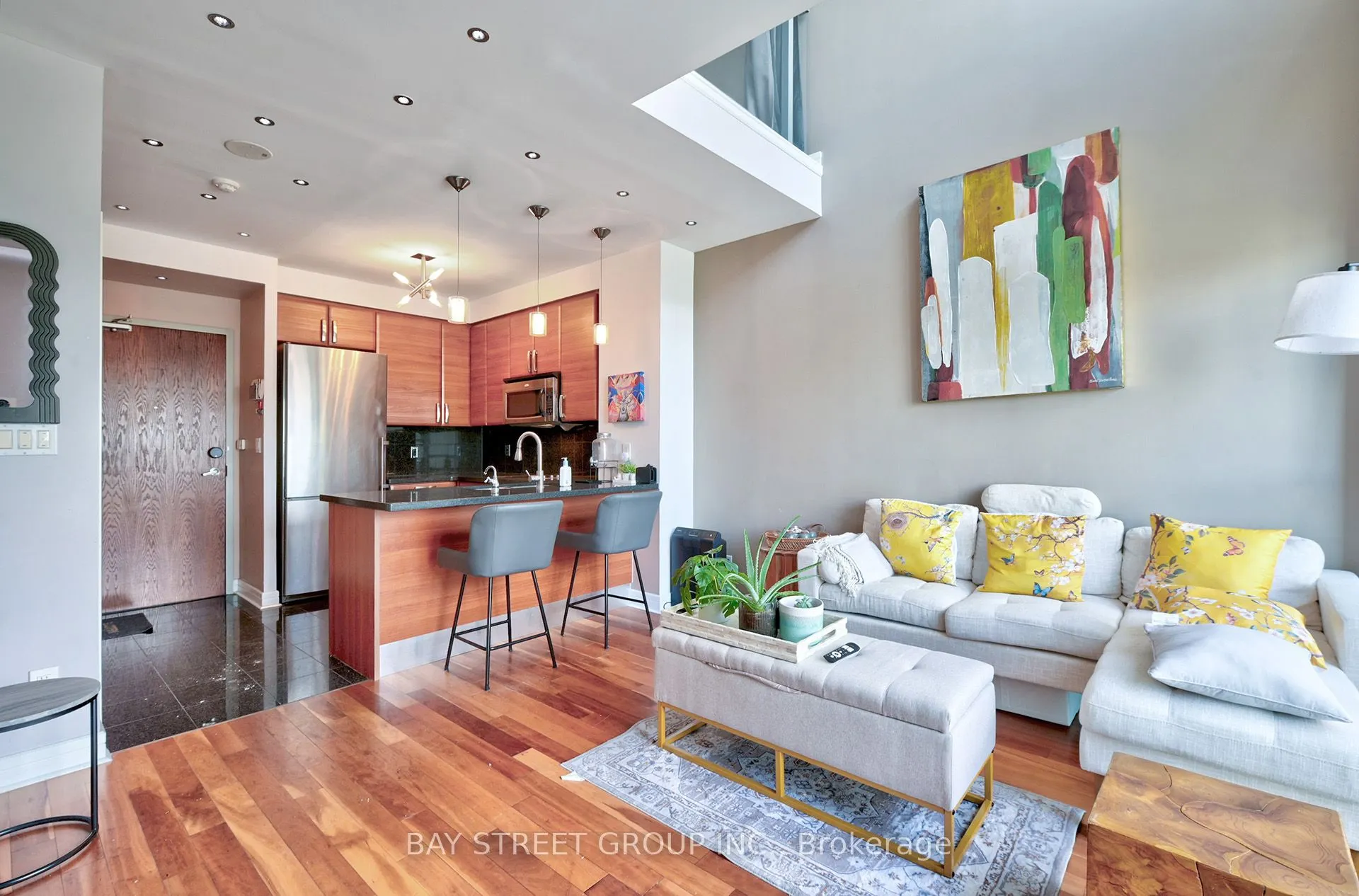 1 Avondale Avenue, #Uph3