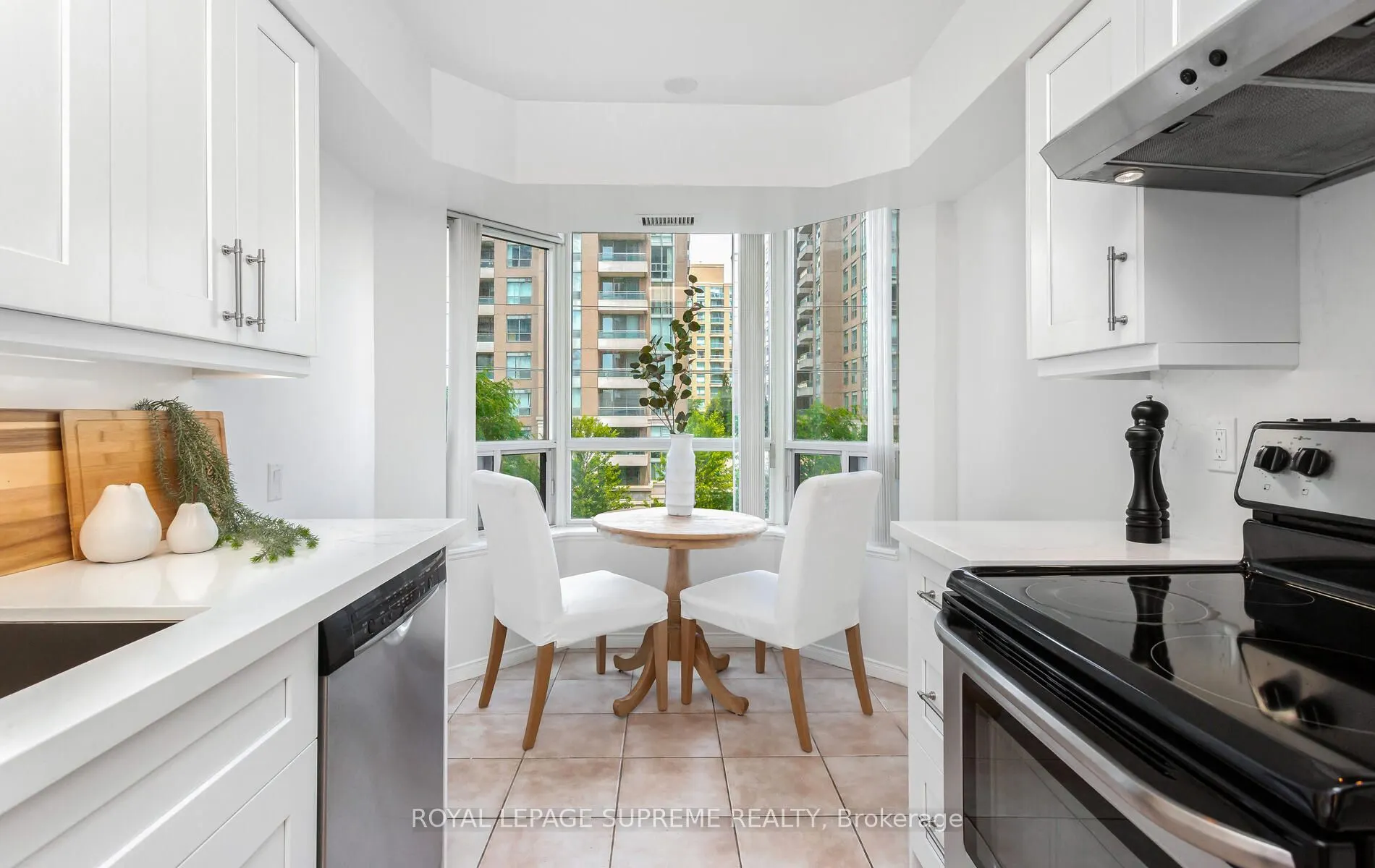 35 Finch Avenue E, #502