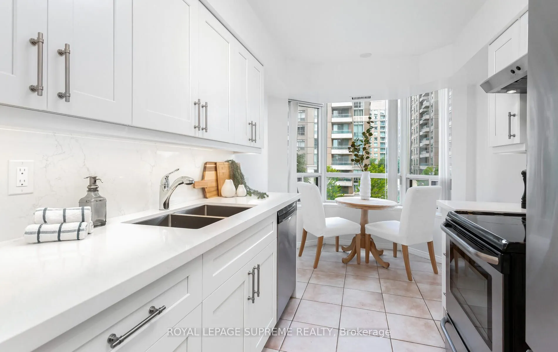 35 Finch Avenue E, #502