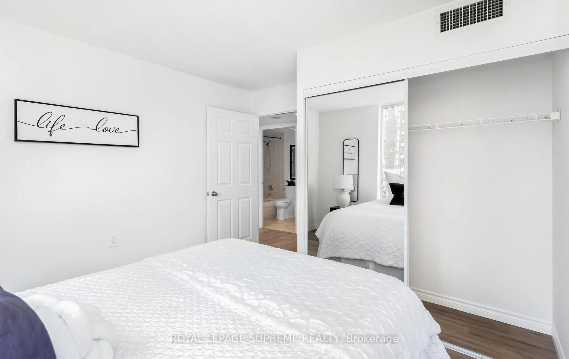 35 Finch Avenue E, #502