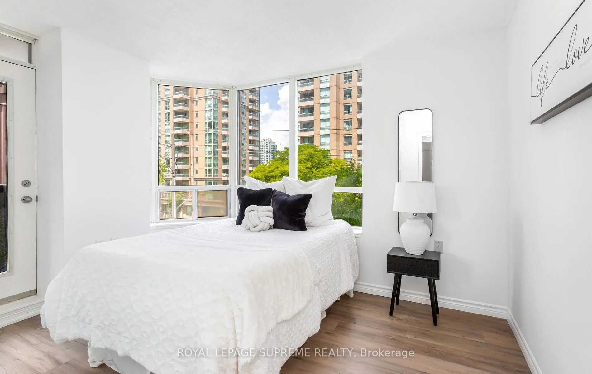 35 Finch Avenue E, #502