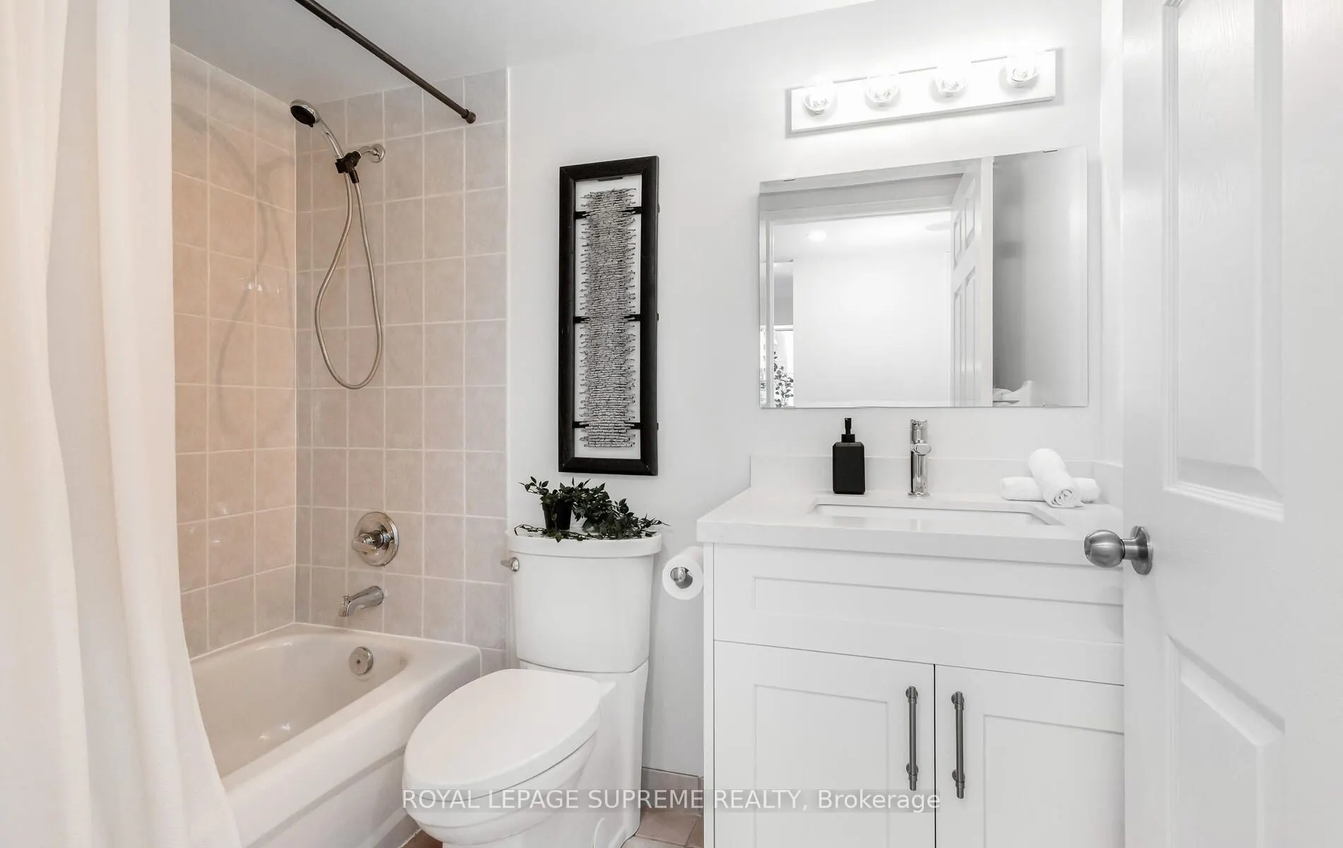 35 Finch Avenue E, #502