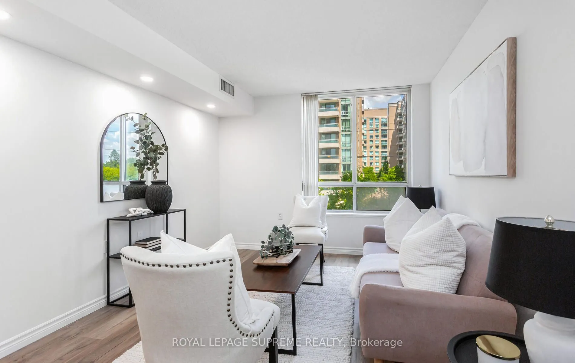 35 Finch Avenue E, #502