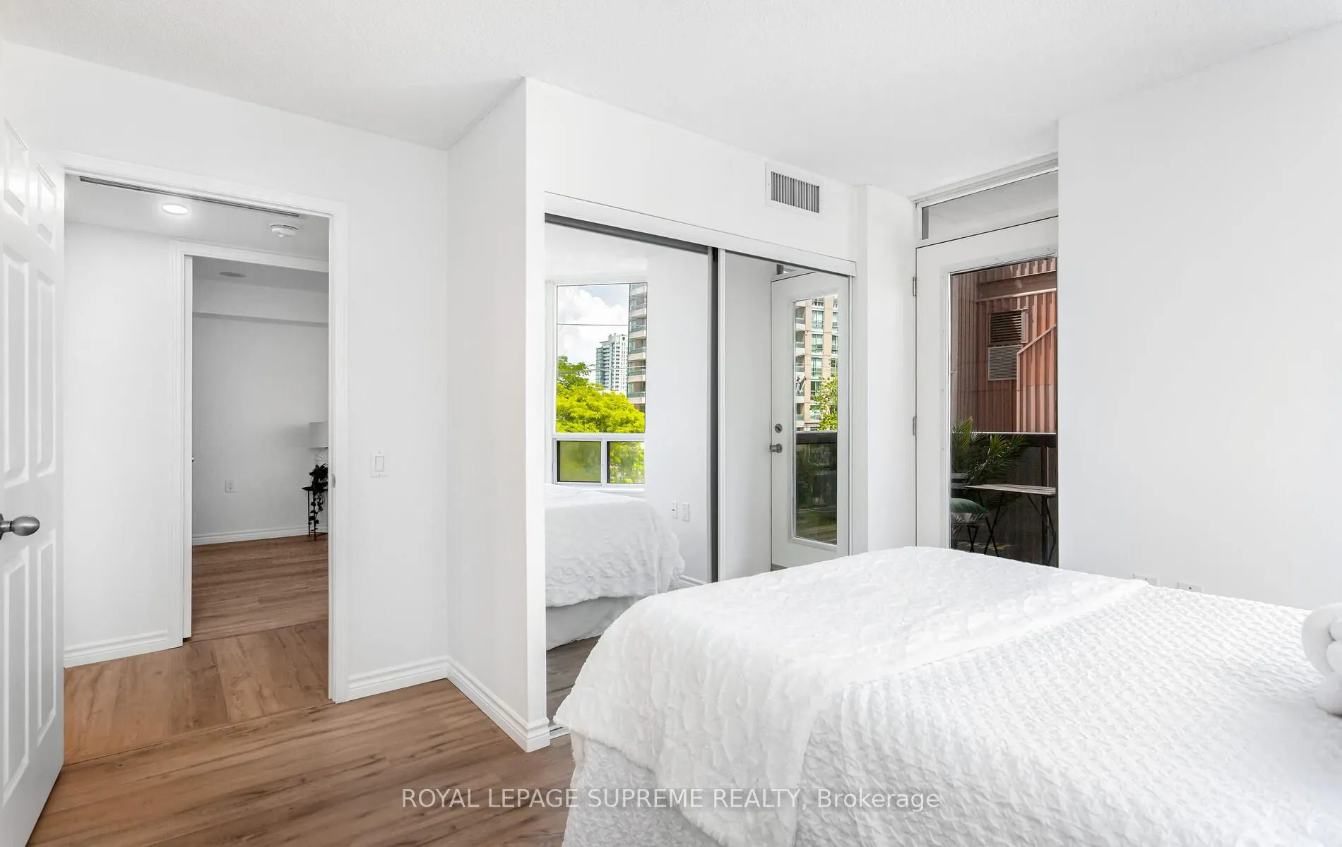 35 Finch Avenue E, #502