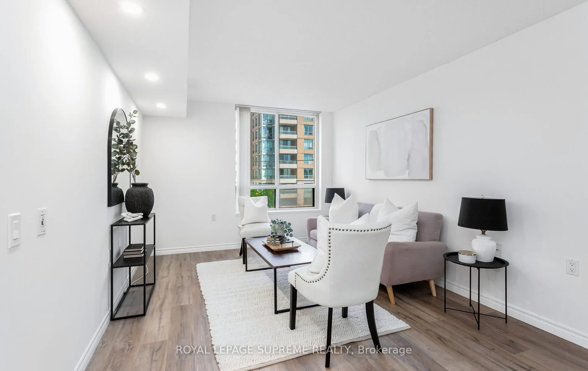 35 Finch Avenue E, #502