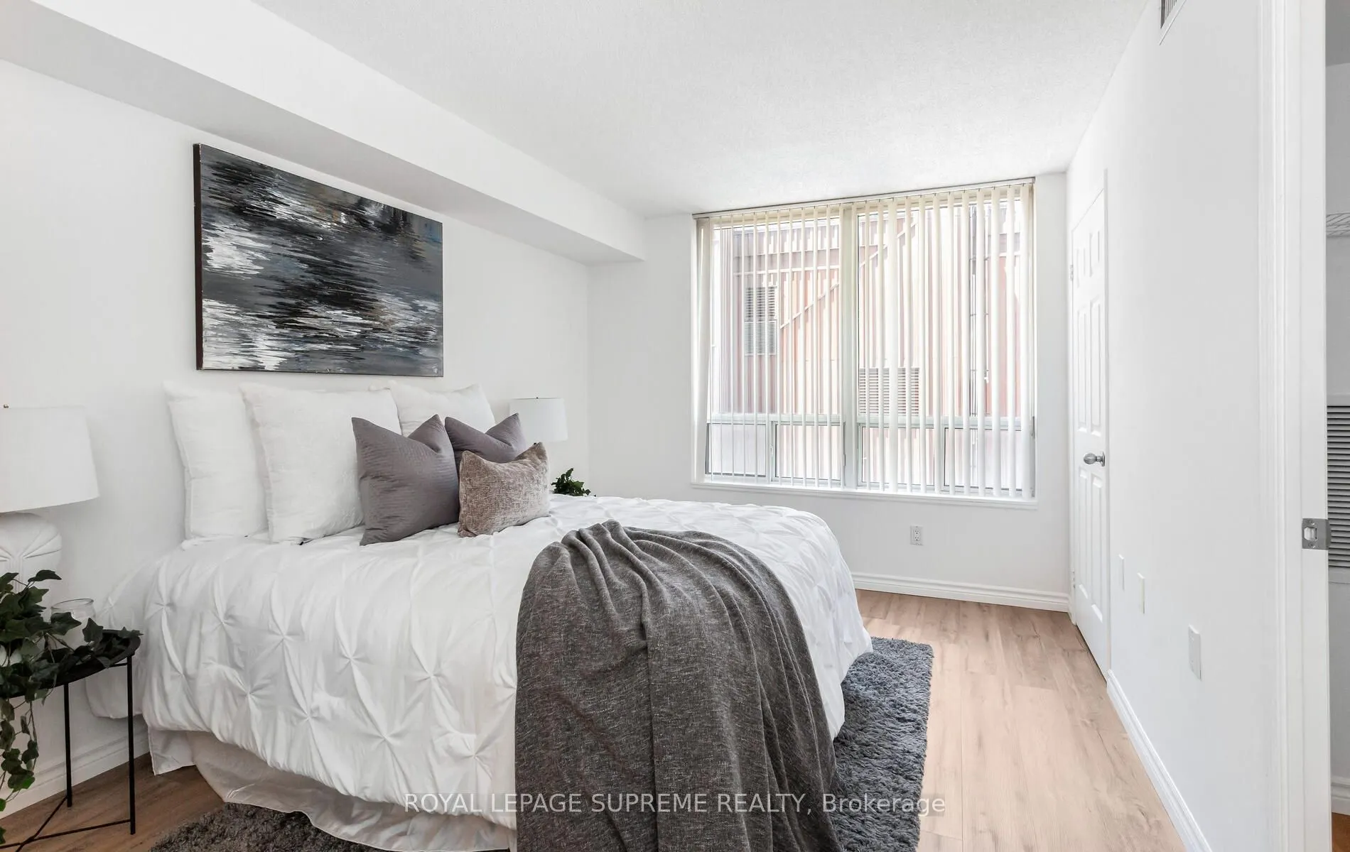 35 Finch Avenue E, #502