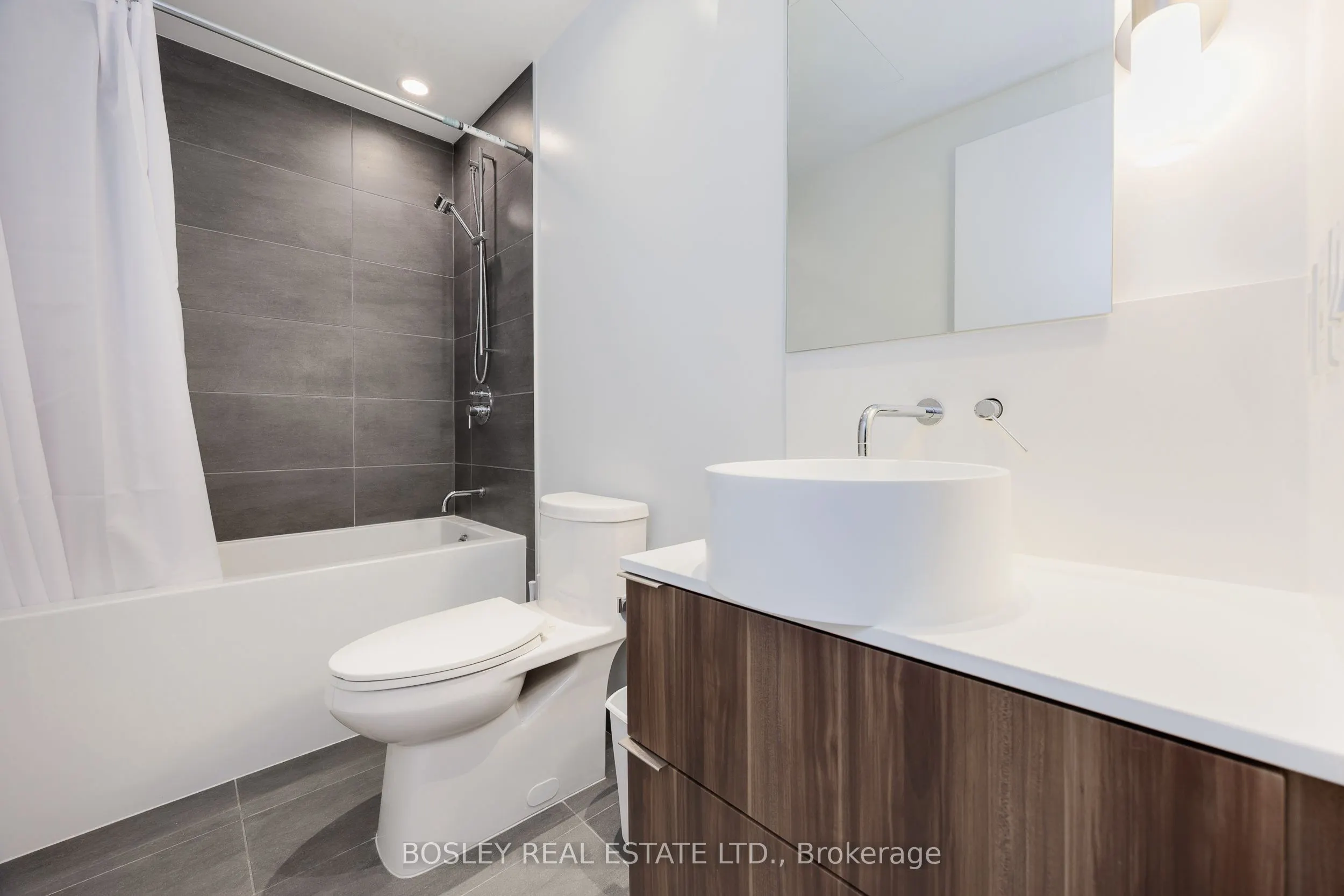 185 Roehampton Avenue, #2112