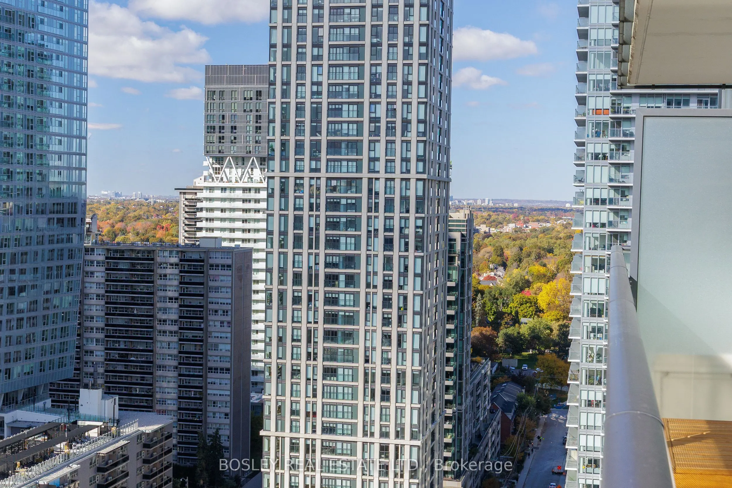 185 Roehampton Avenue, #2112