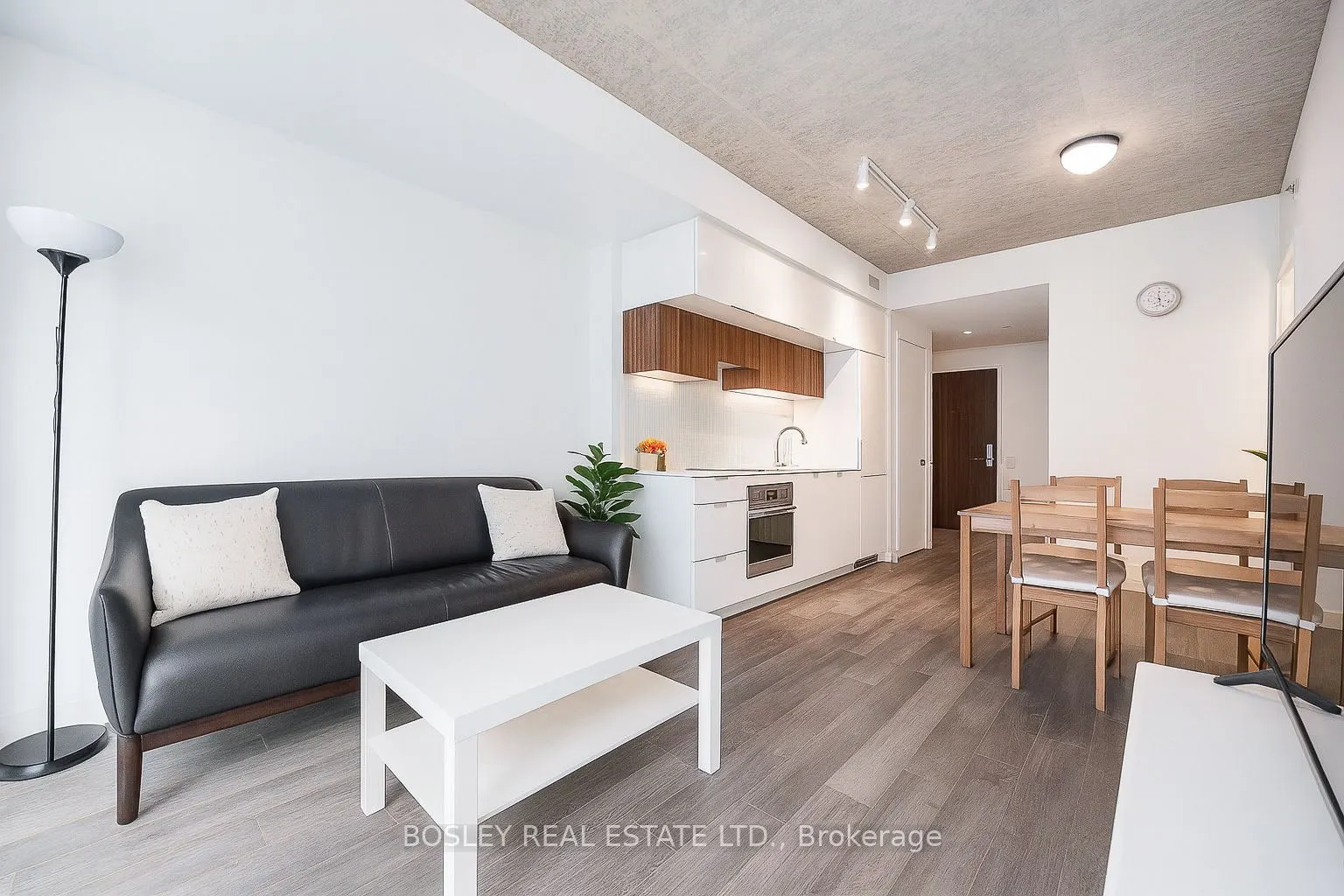 185 Roehampton Avenue, #2112