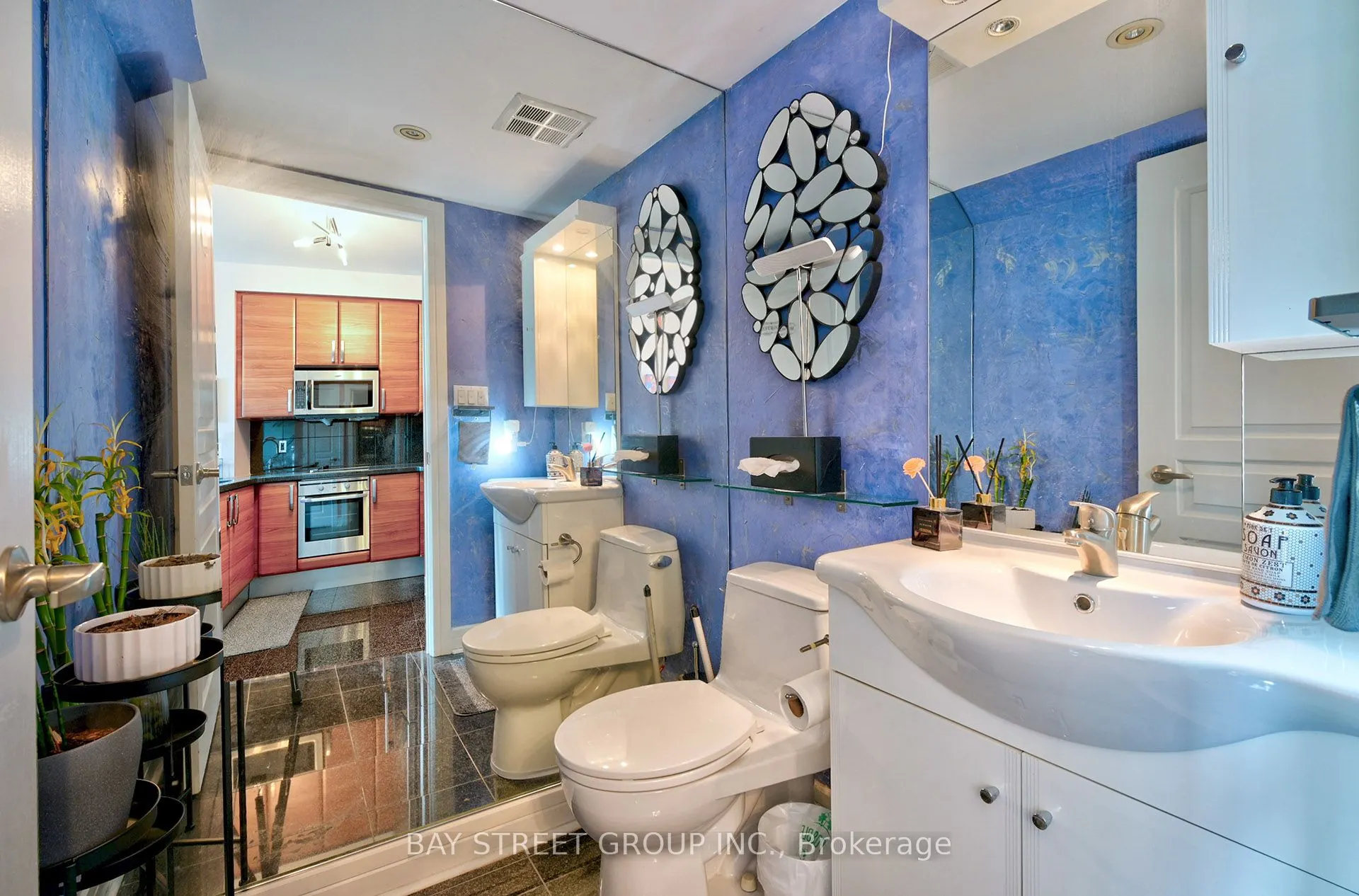 1 Avondale Avenue, #UPH03