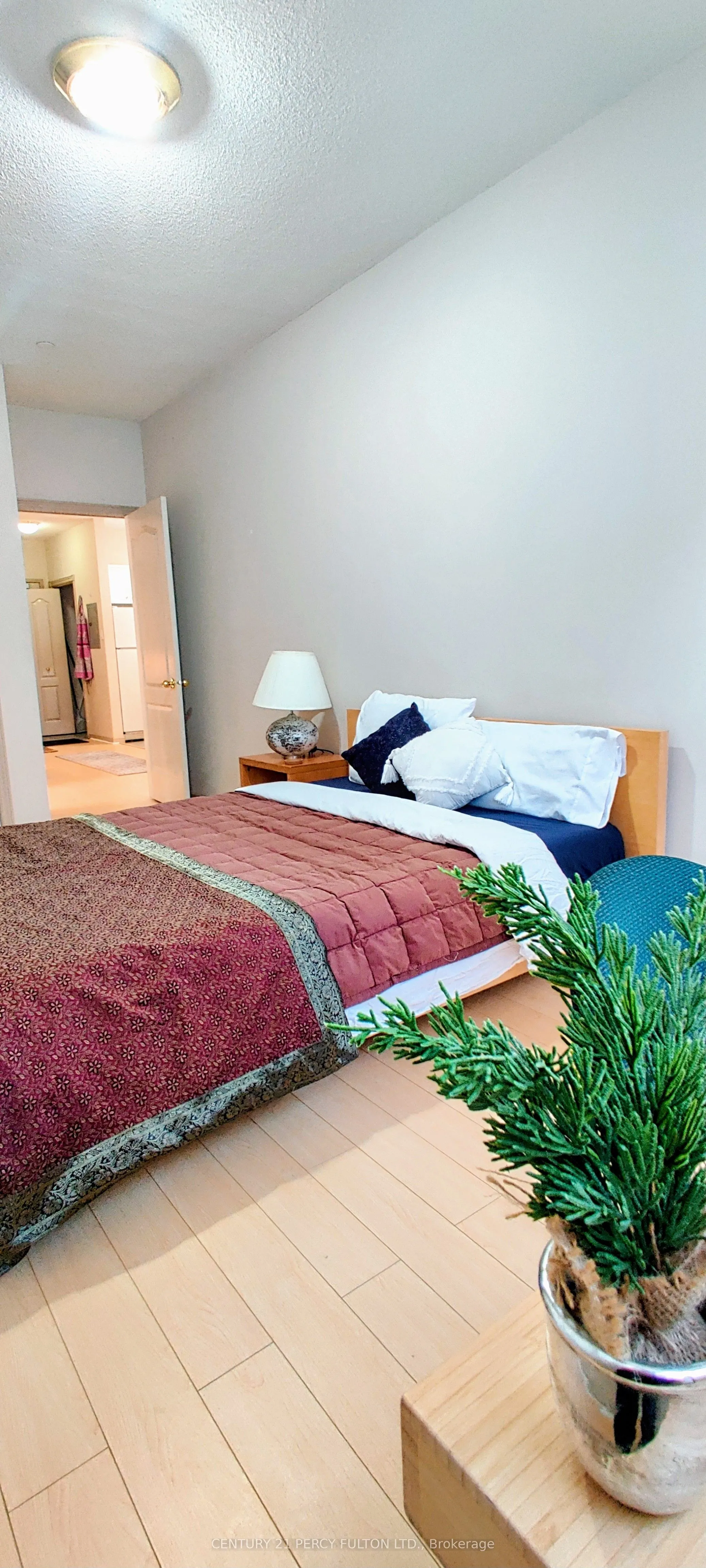 393 King Street W, #1204