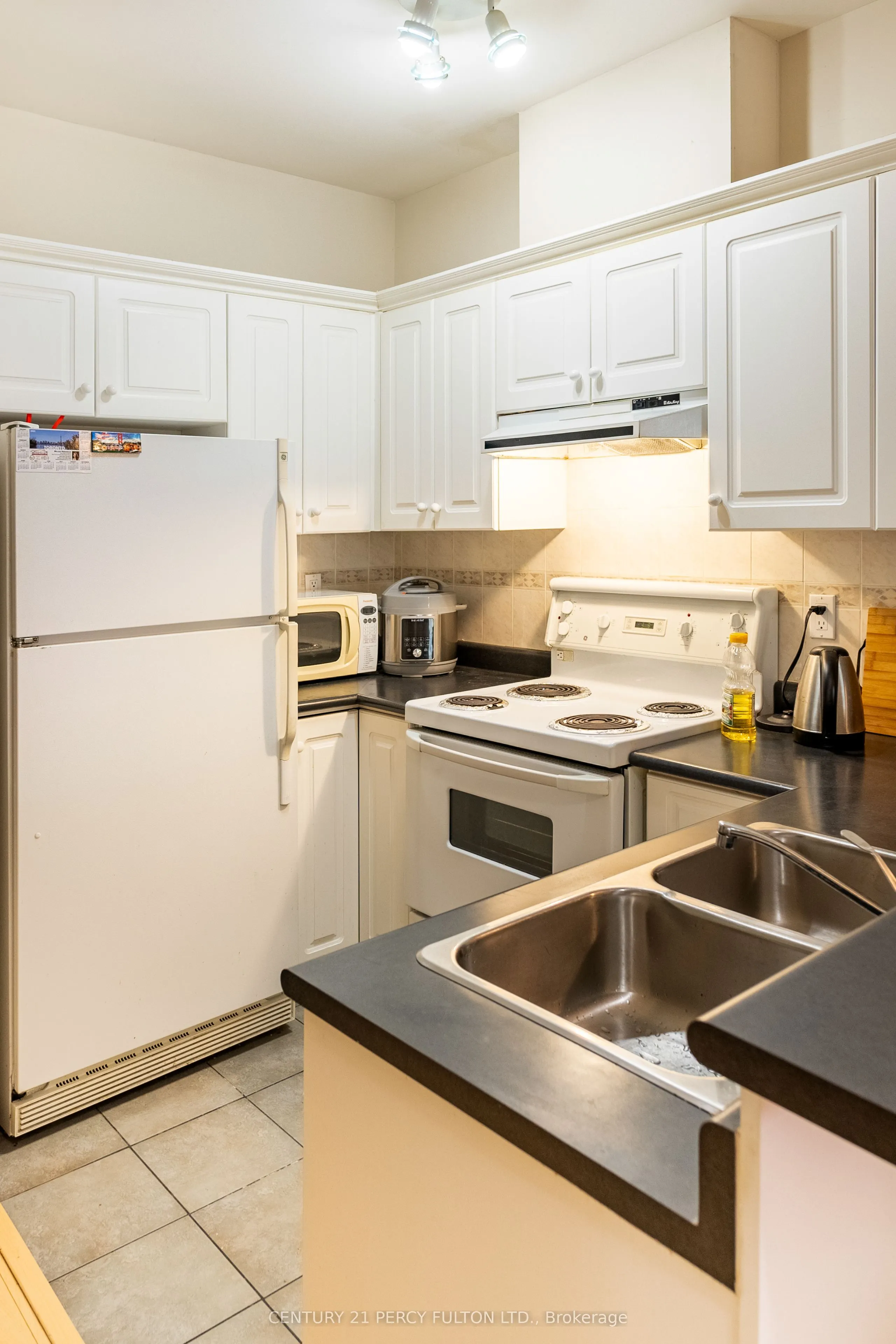 393 King Street W, #1204