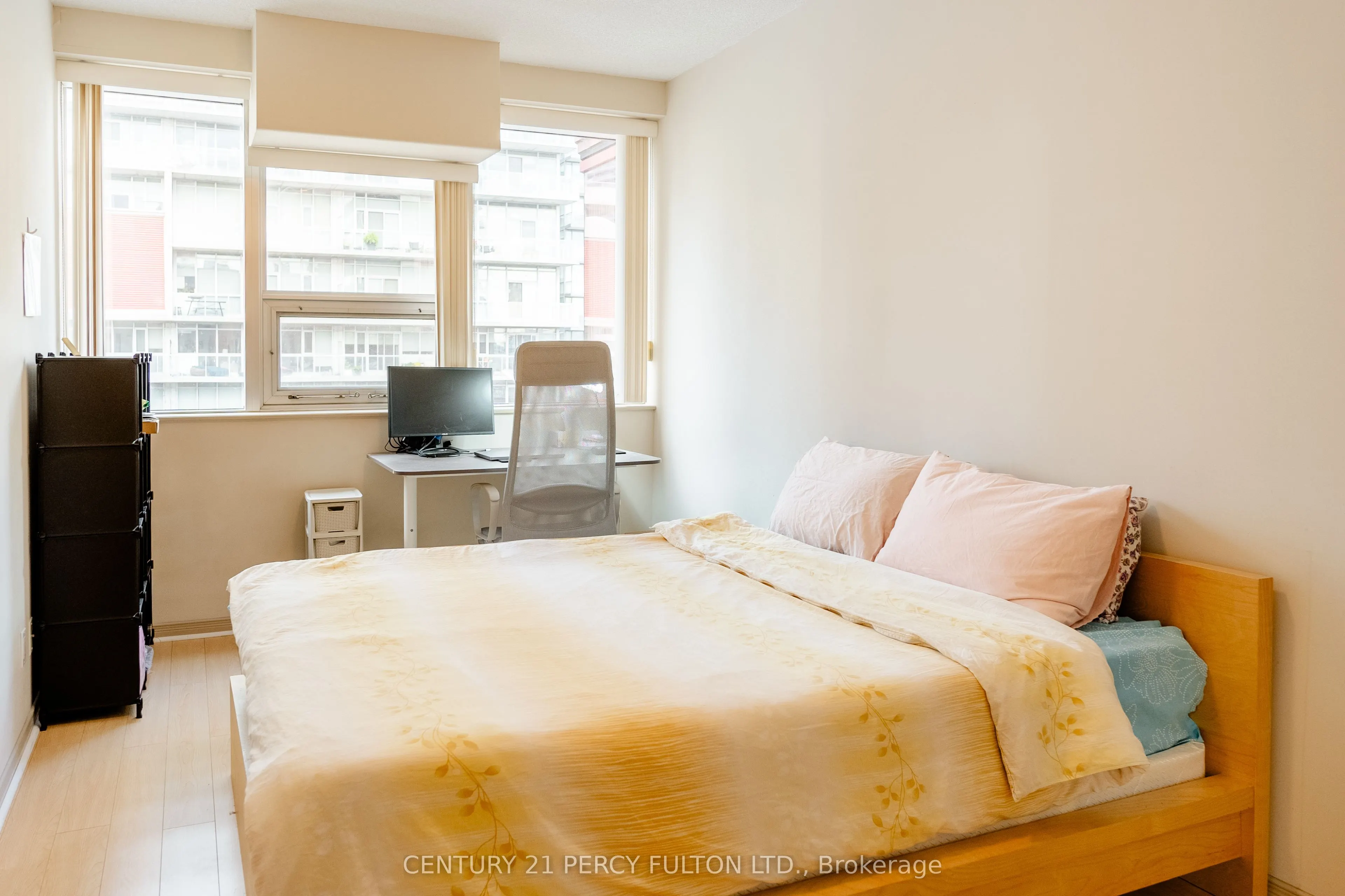 393 King Street W, #1204