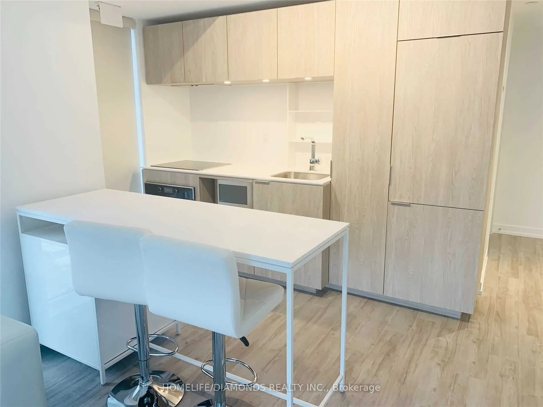 77 Shuter Street, #502