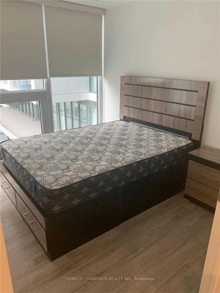 77 Shuter Street, #502