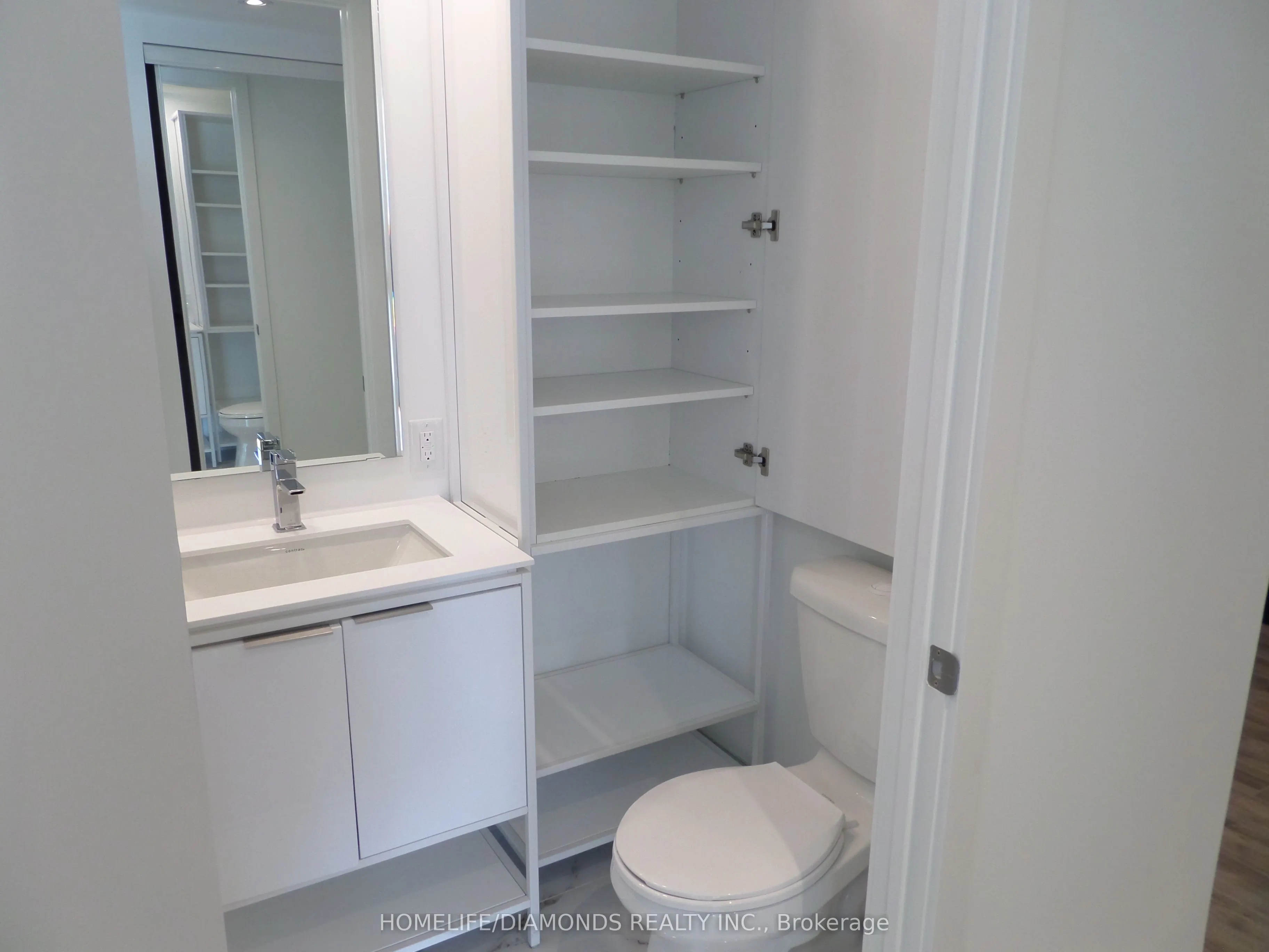 77 Shuter Street, #502