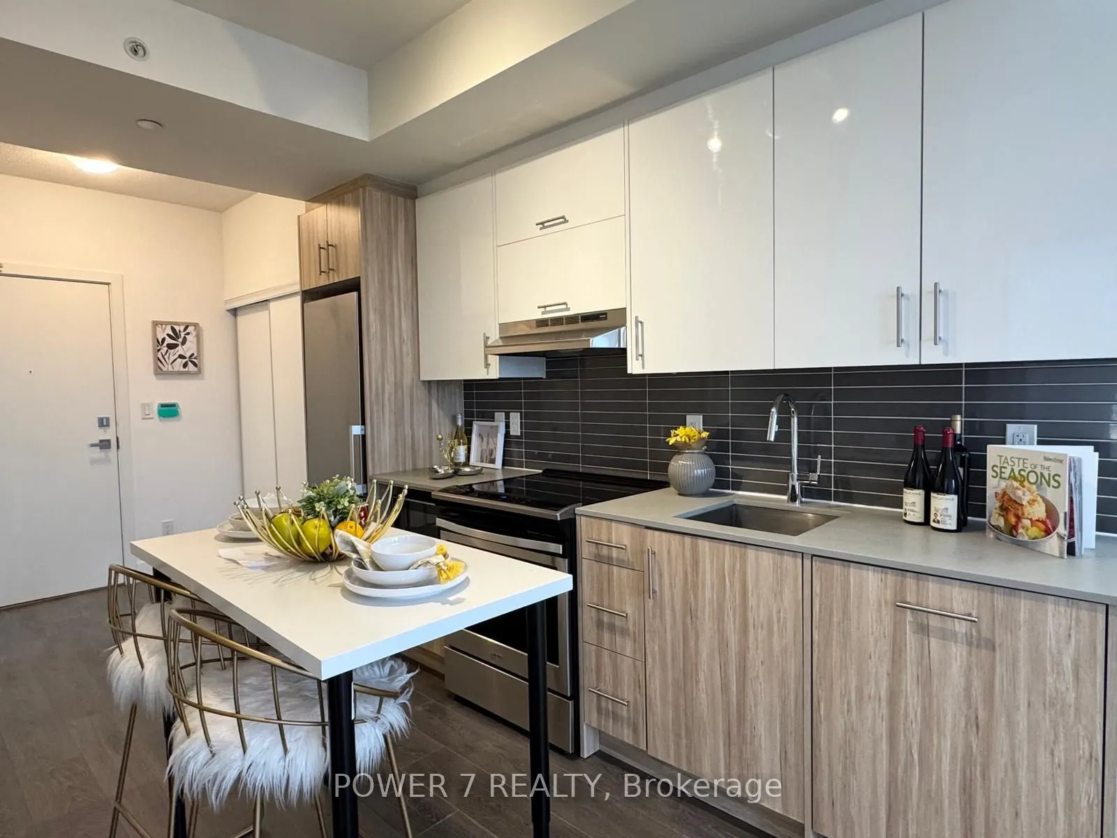 180 Fairview Mall Drive, #1705