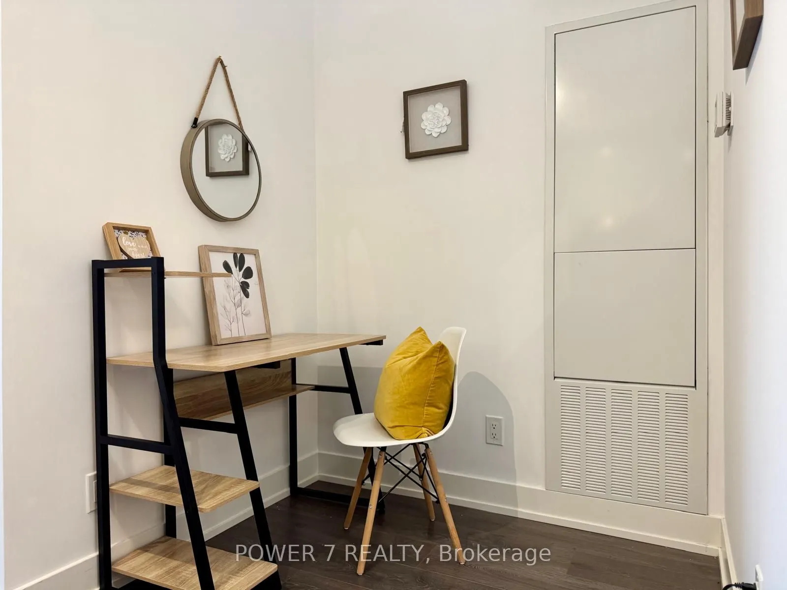 180 Fairview Mall Drive, #1705