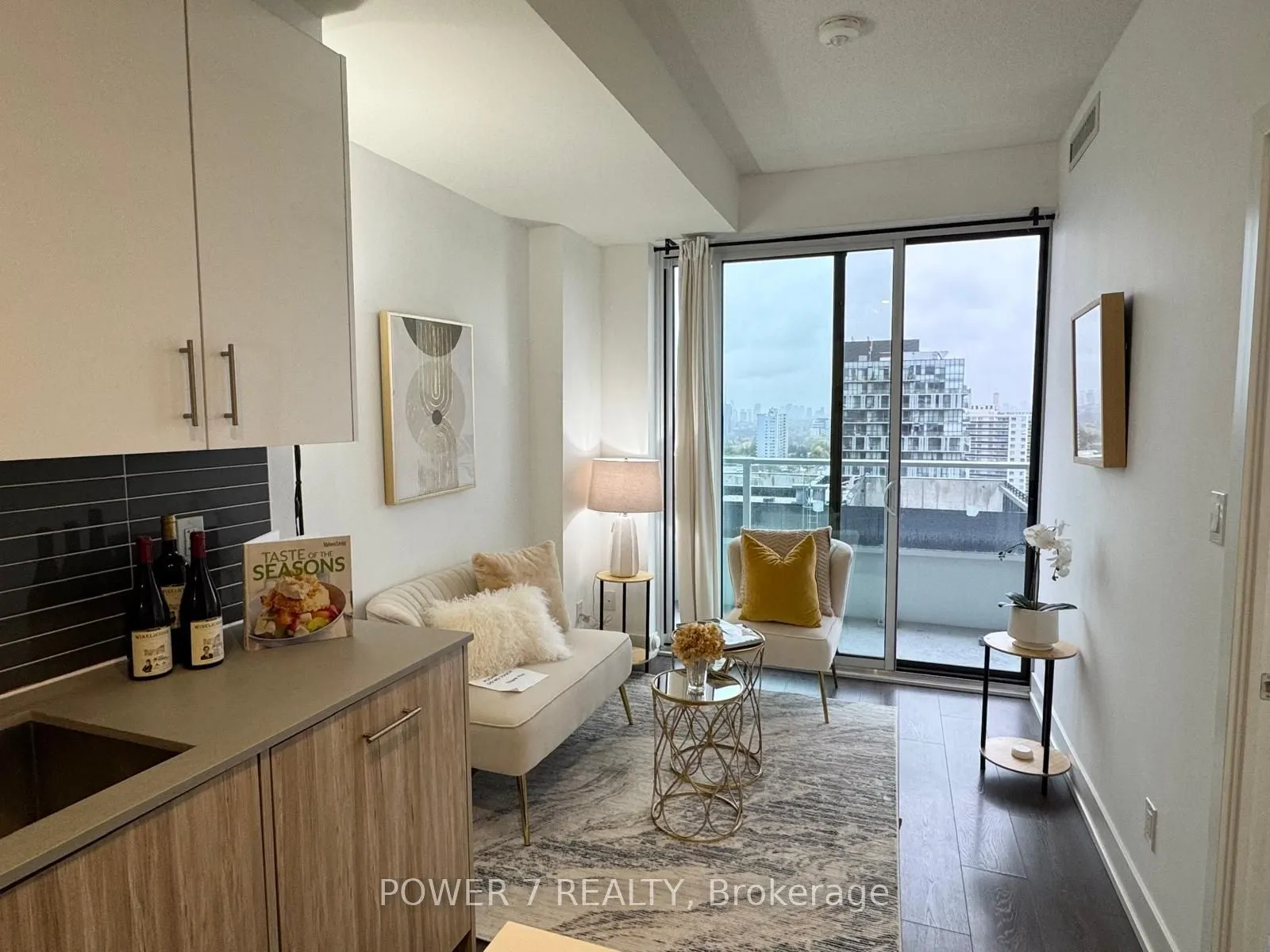 180 Fairview Mall Drive, #1705