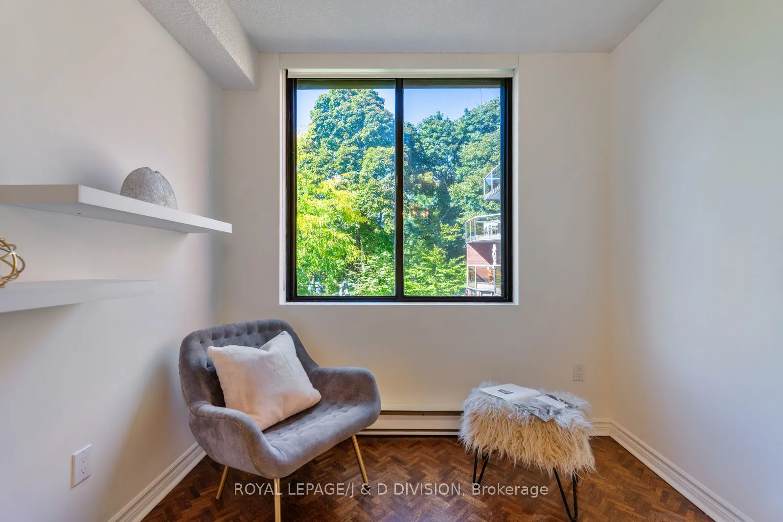 30 Glen Elm Avenue, #305