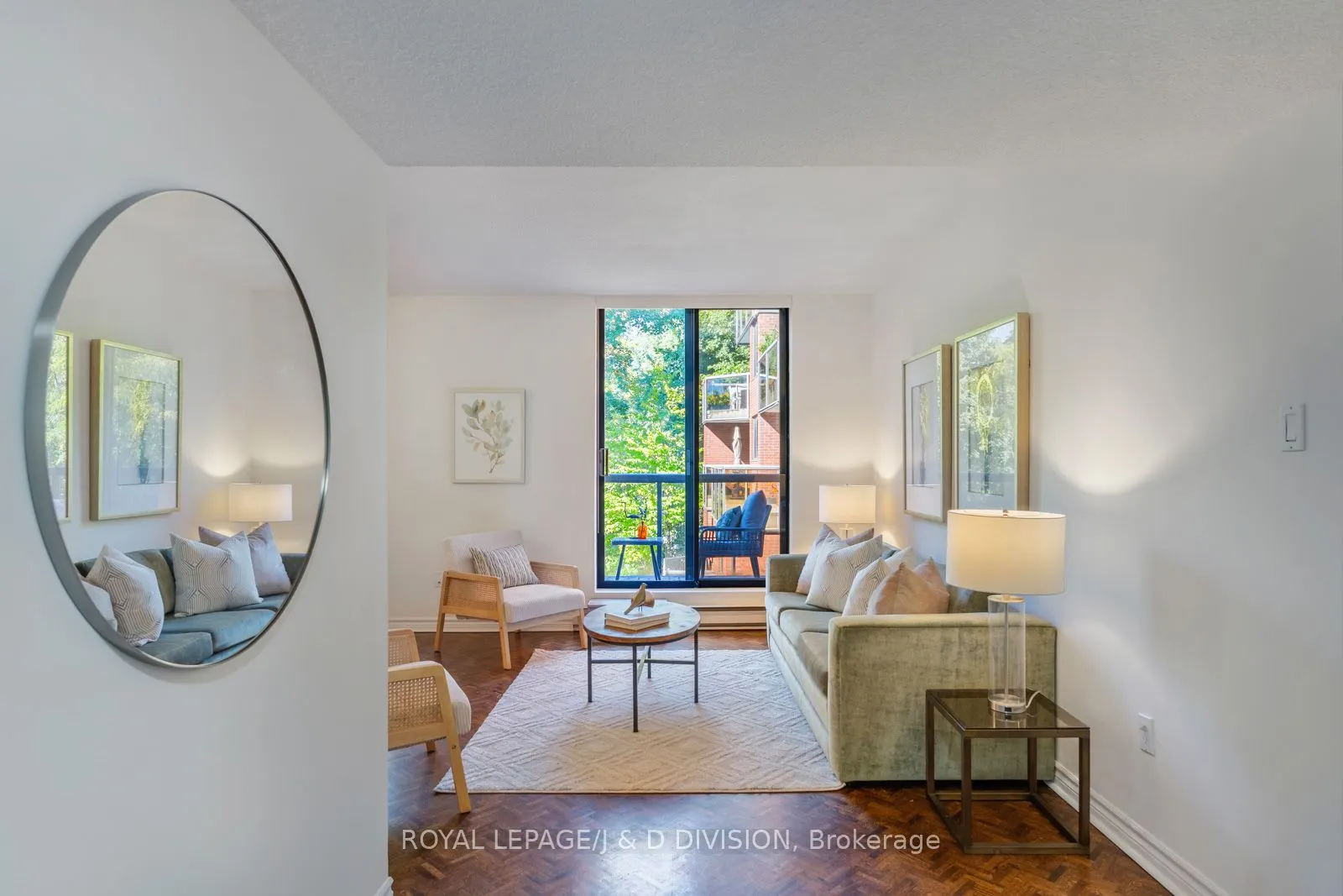 30 Glen Elm Avenue, #305