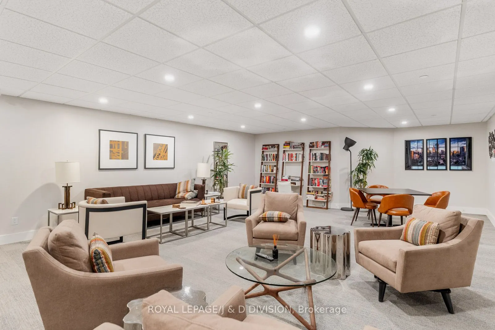 30 Glen Elm Avenue, #305