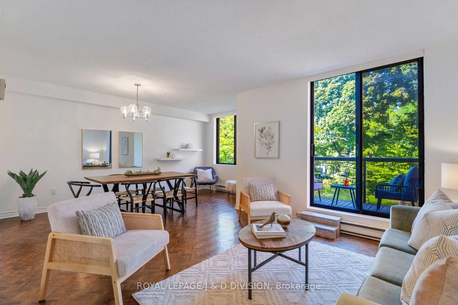 30 Glen Elm Avenue, #305