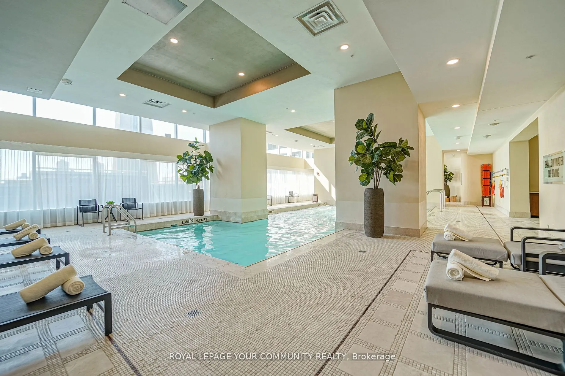 183 Wellington Street W, #3903