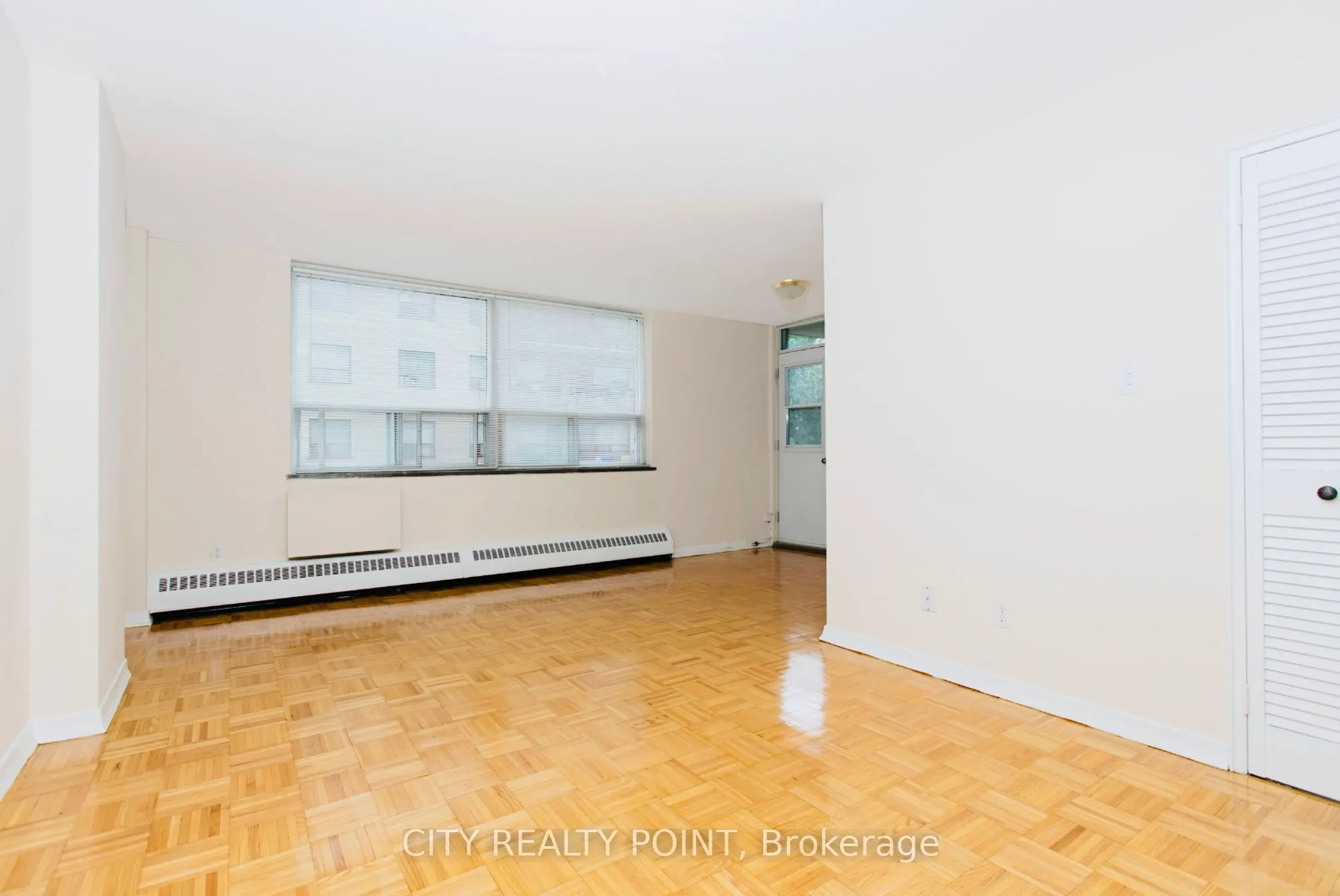 490 Eglinton Avenue E, #302