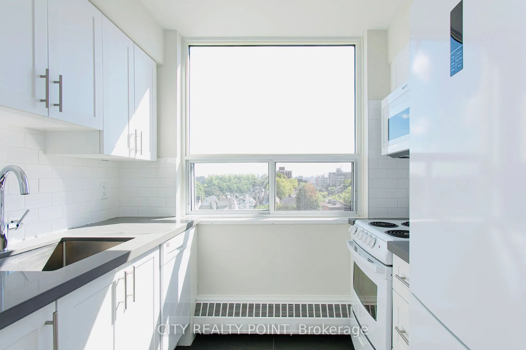 490 Eglinton Avenue E, #302