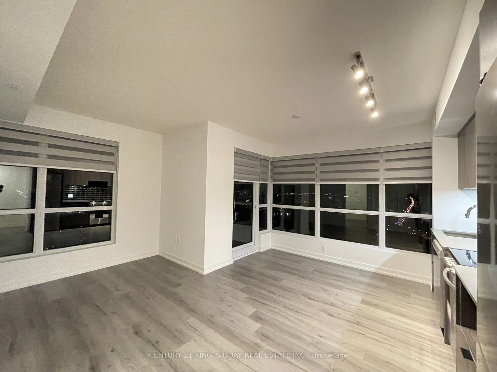 395 Bloor Street E, #3807