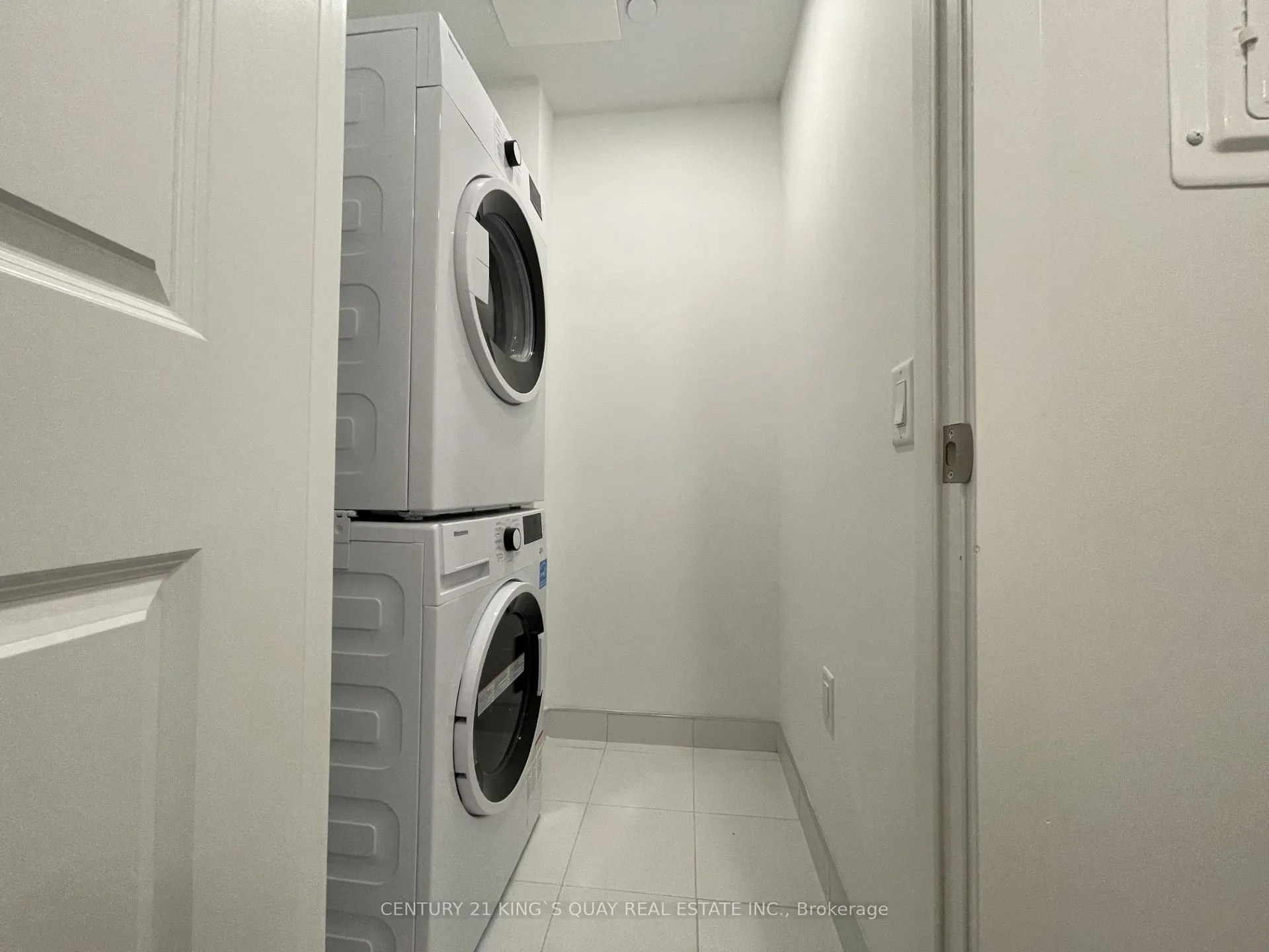 395 Bloor Street E, #3807