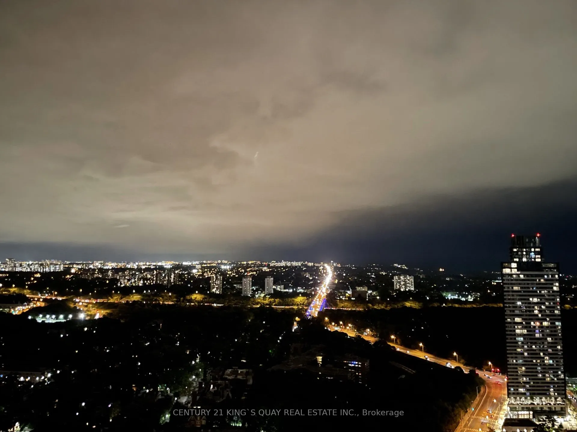 395 Bloor Street E, #3807