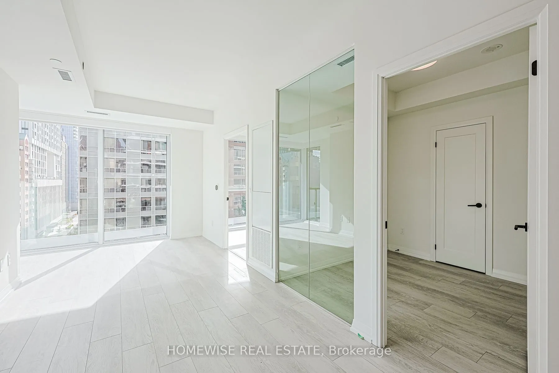 280 Dundas Street W, #604