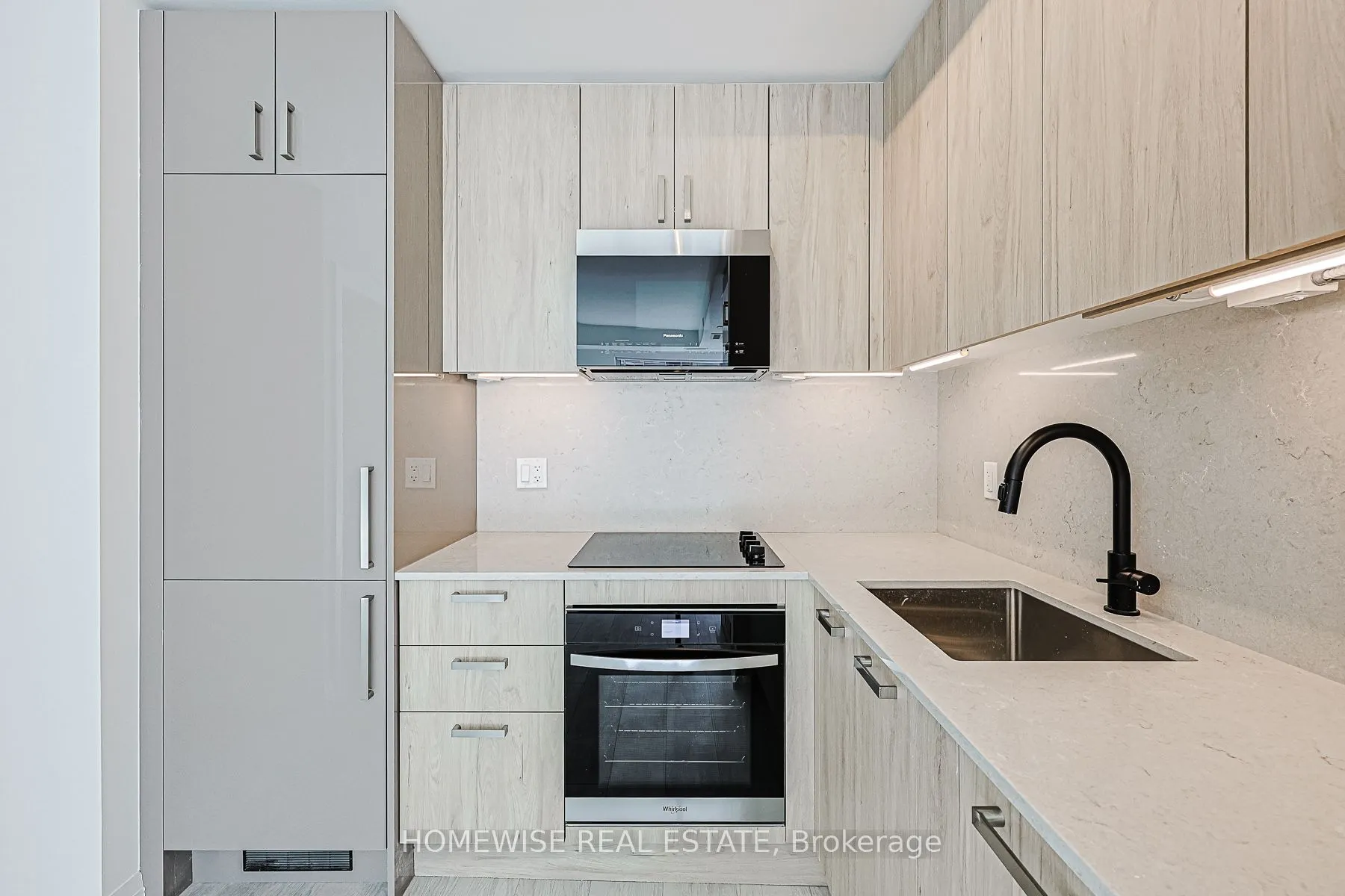 280 Dundas Street W, #604