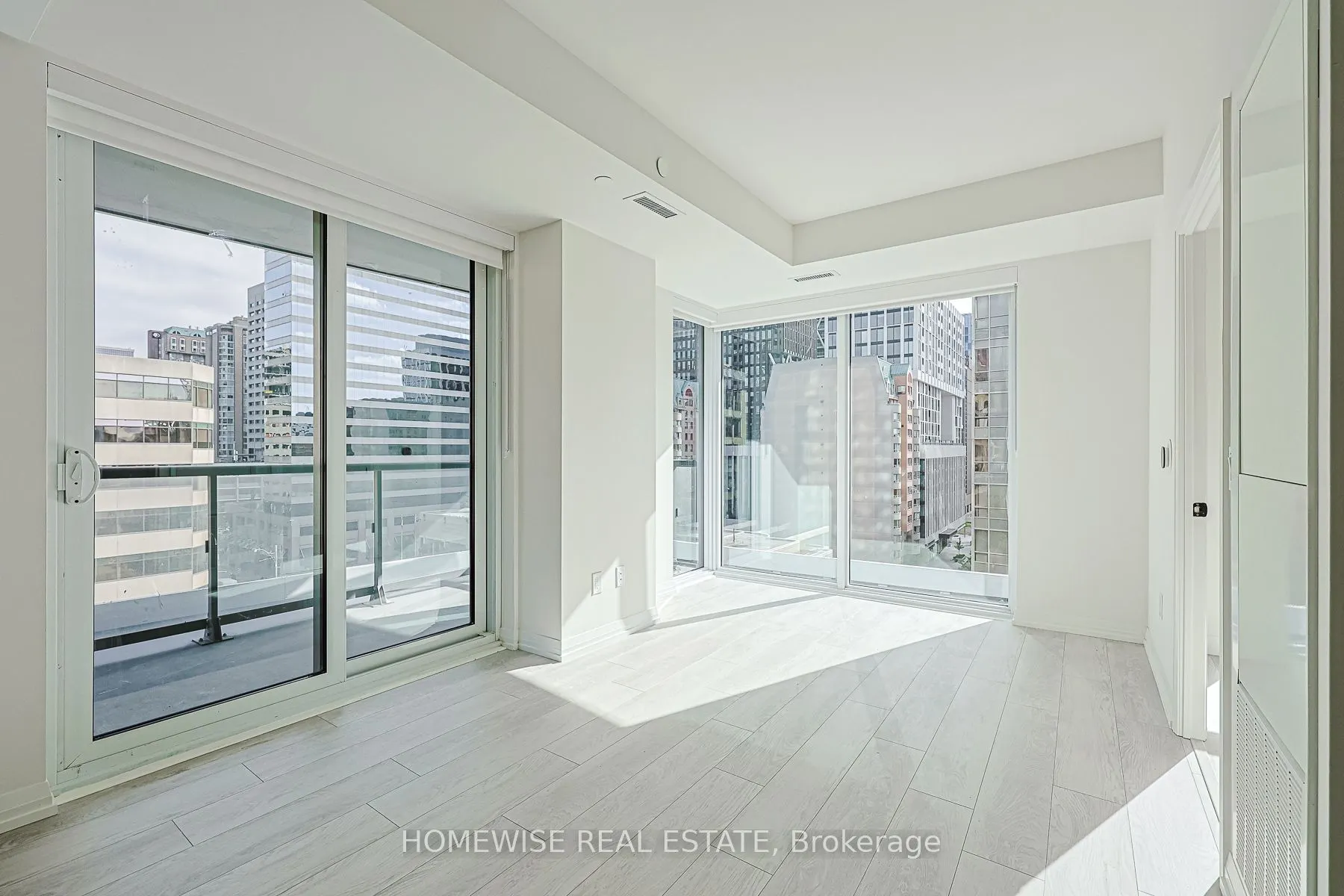 280 Dundas Street W, #604