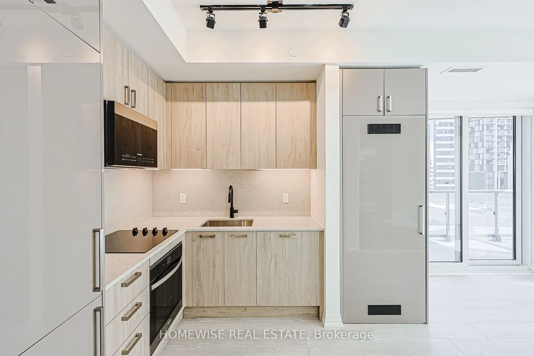 280 Dundas Street W, #604